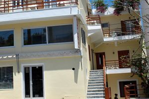 Alojamiento - Avra Rooms