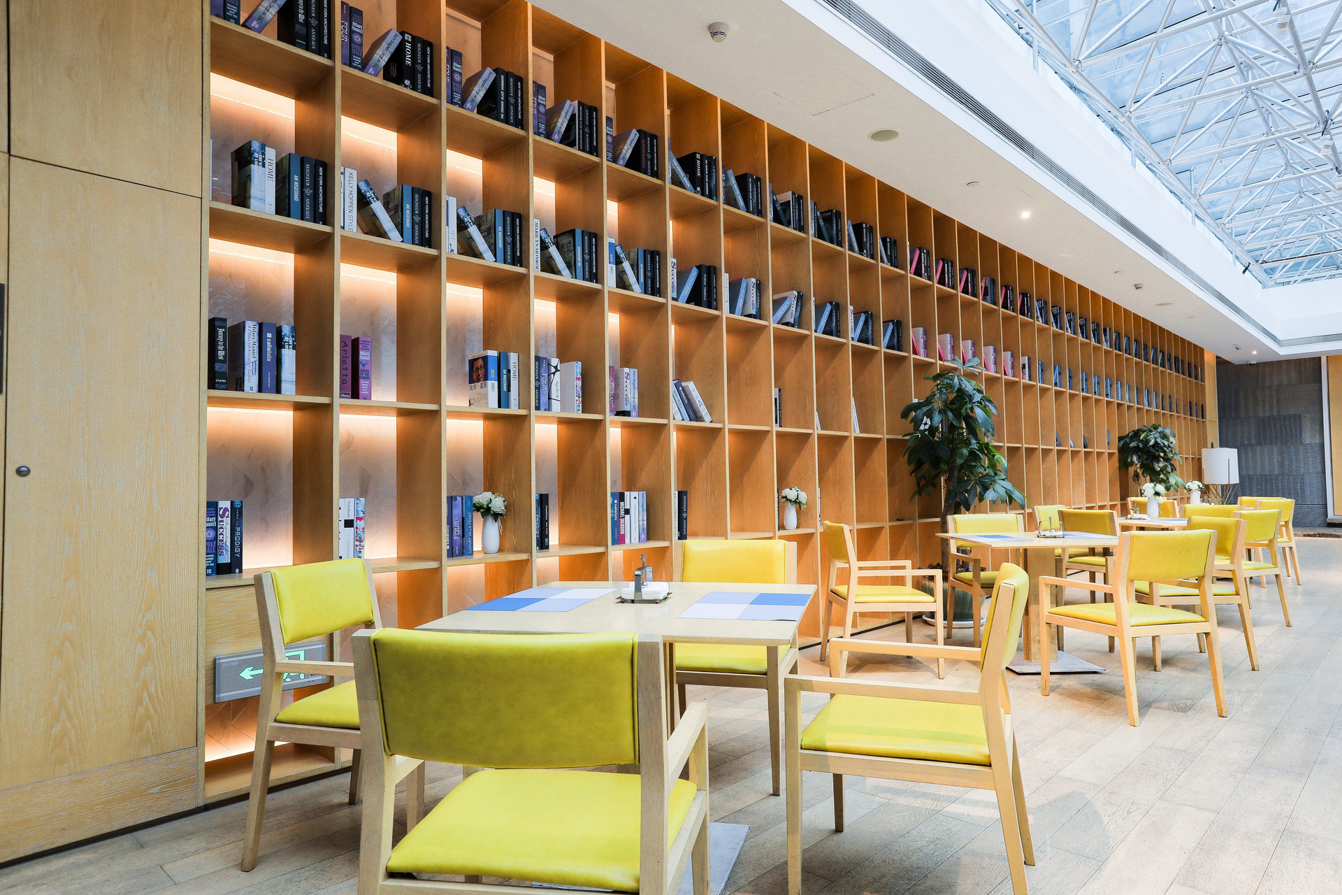 Restaurant Holiday Inn Express Shanghai Songjiang Fangta by IHG