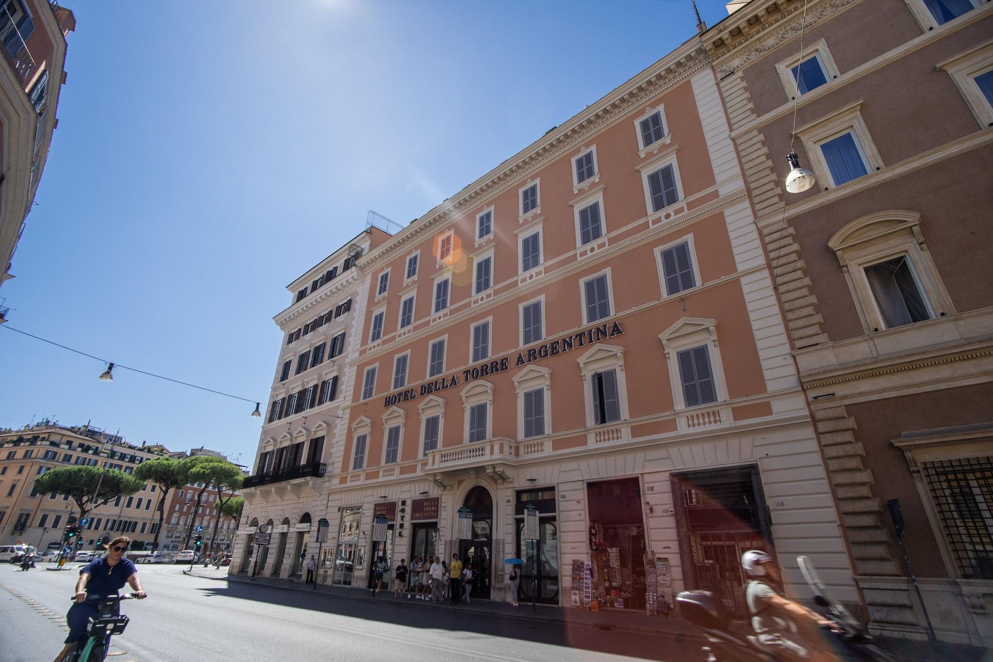 Vista Exterior Hotel della Torre Argentina