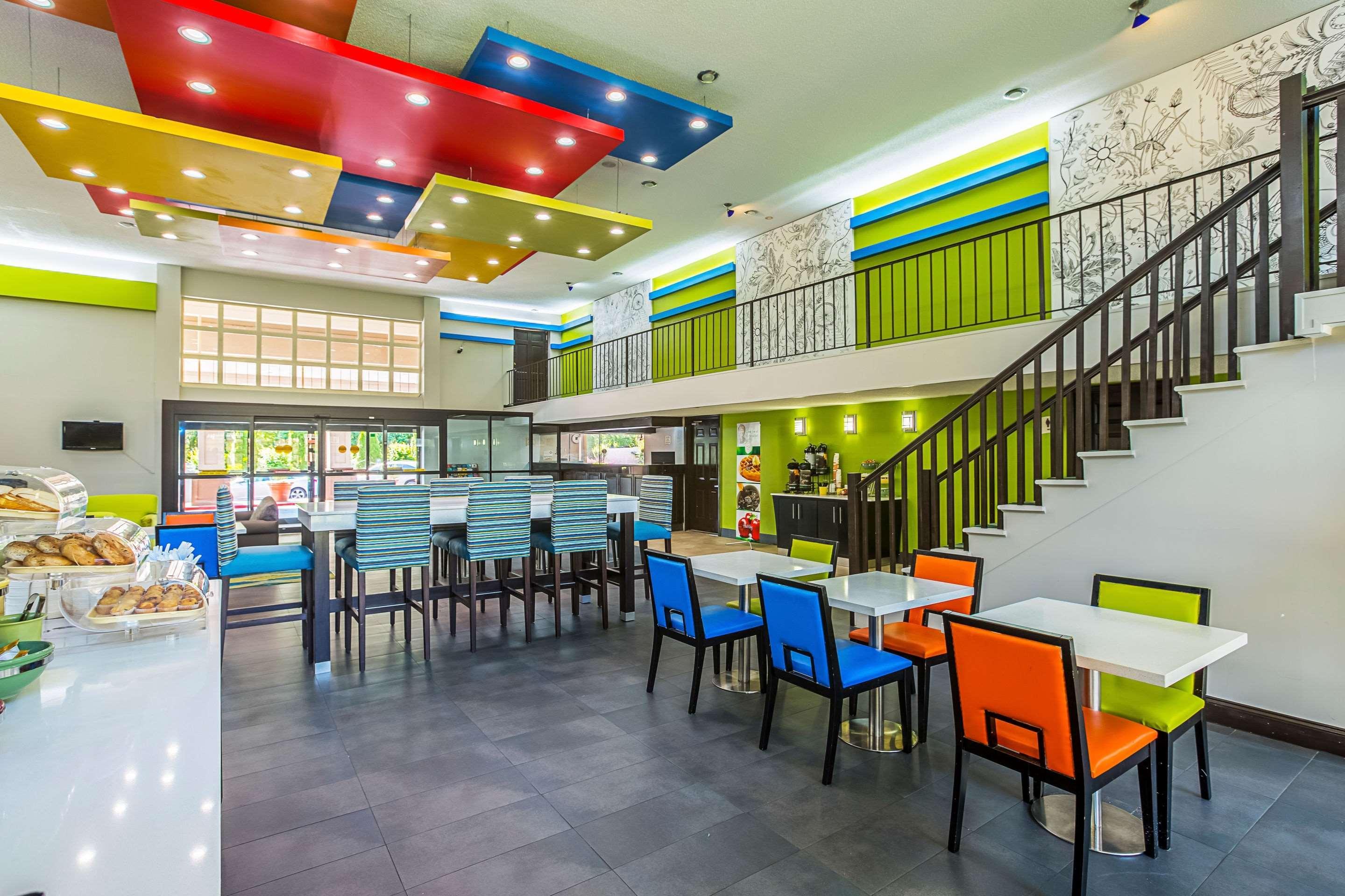 Restaurant Quality Inn Atlanta Northeast I-85