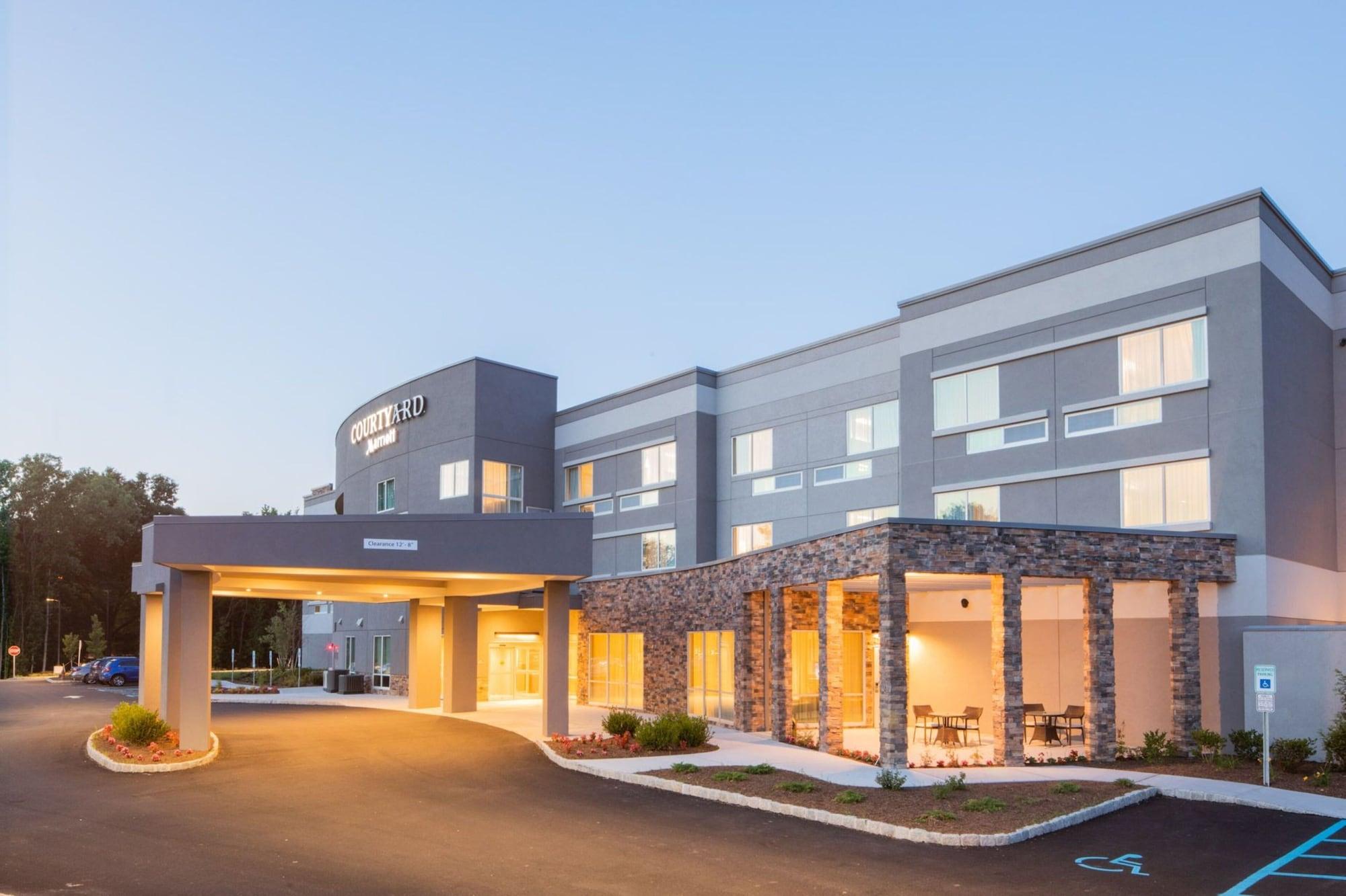 Vista Exterior Courtyard by Marriott Wayne Fairfield