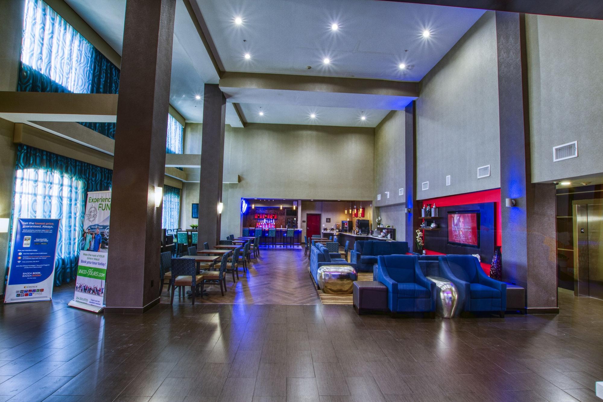 Vista Lobby Comfort Suites Waco North - Near University Area