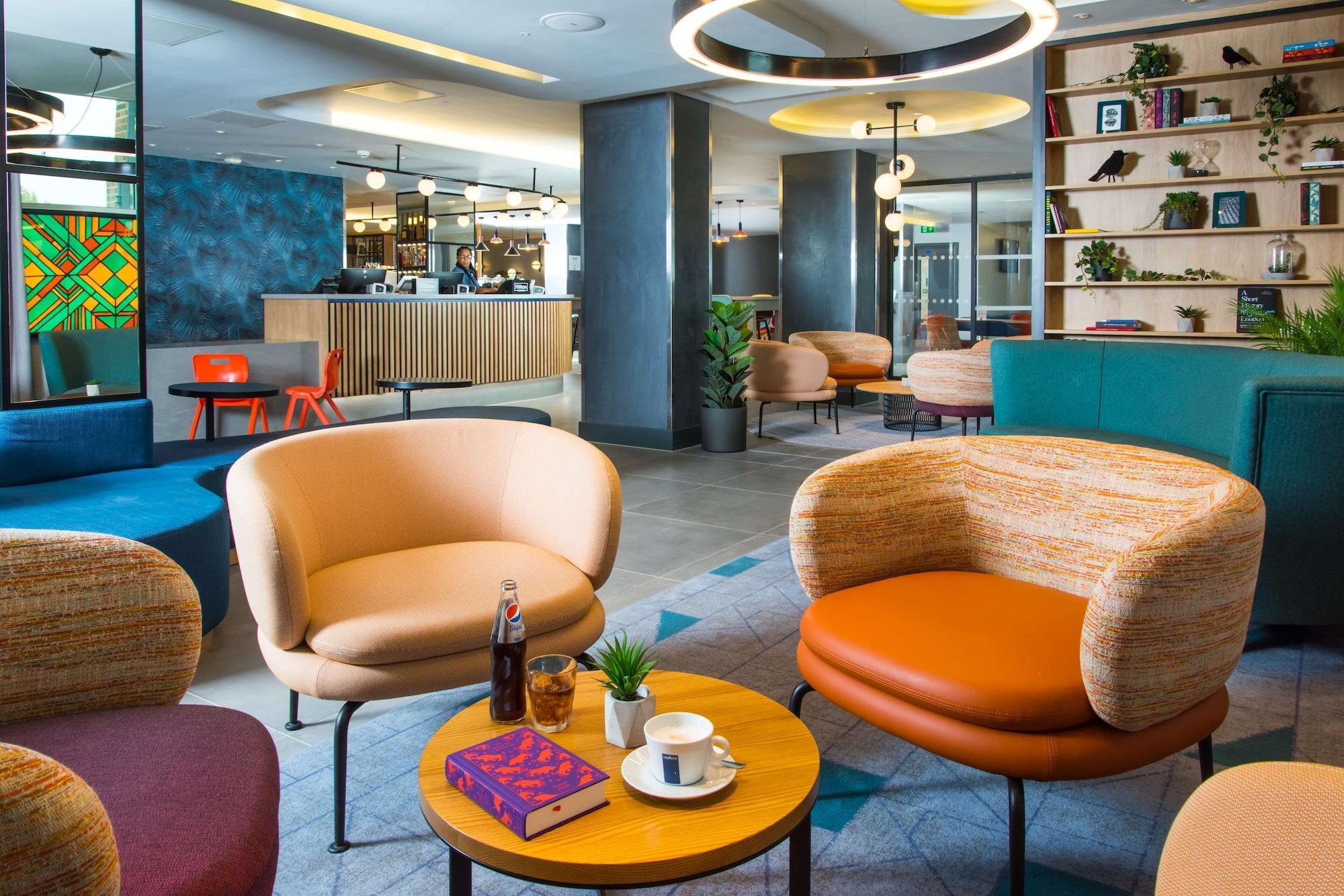 Vista Lobby Hampton by Hilton London Park Royal