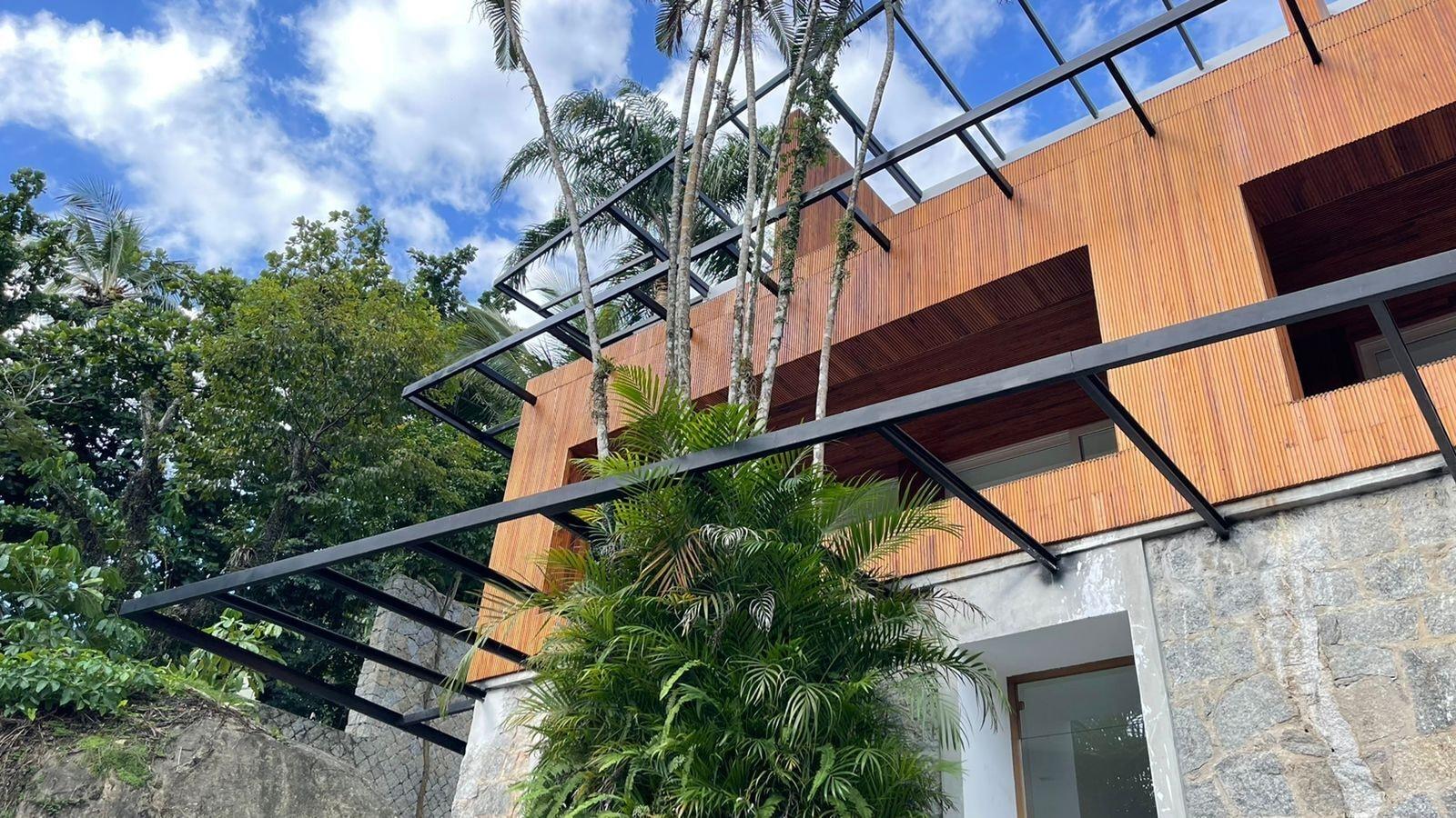 Vista Exterior Bahari Suites