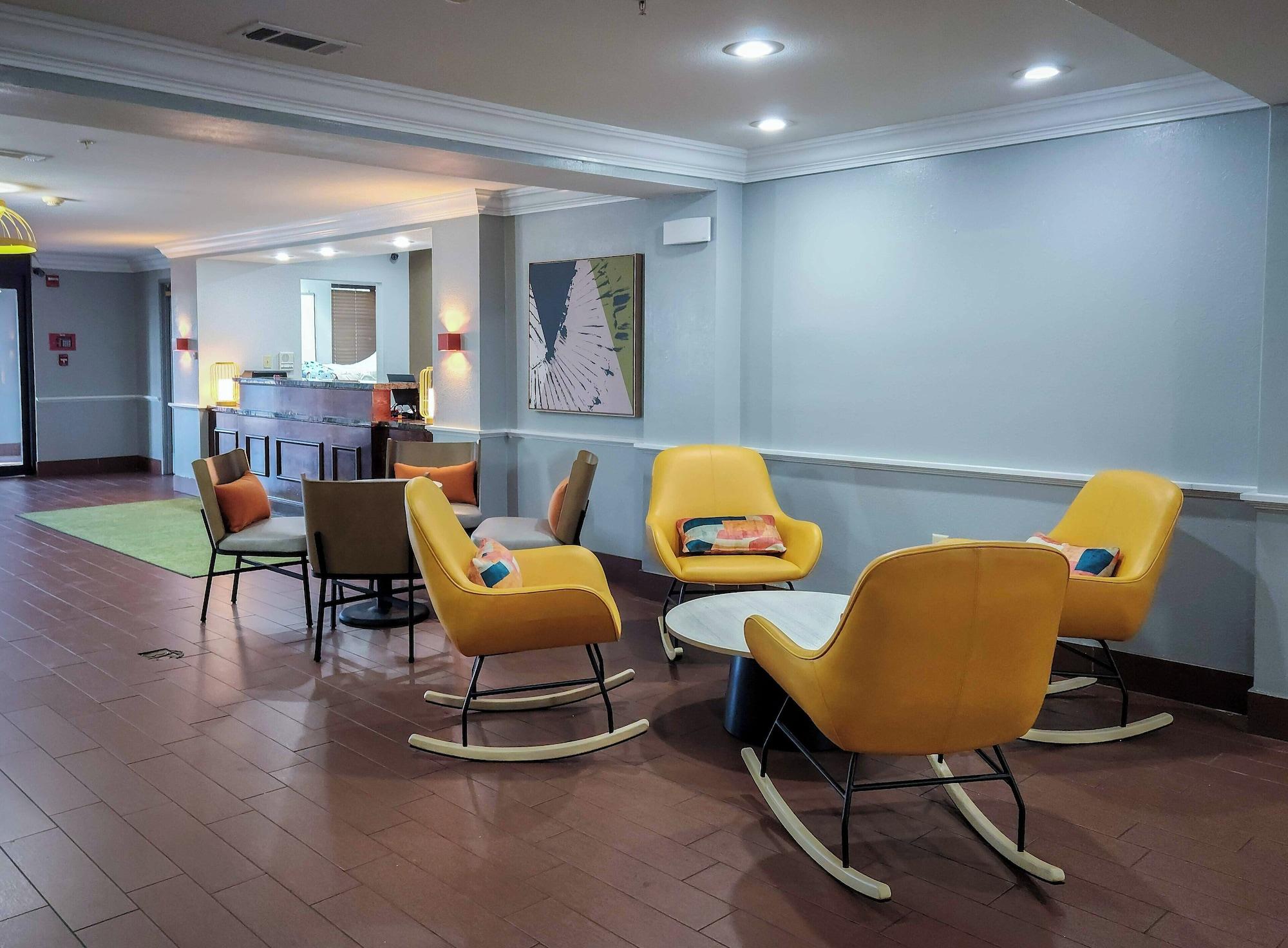 Vista Lobby Spark by Hilton Montgomery EastChase