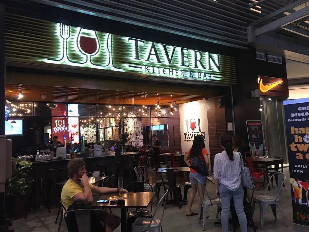 Restaurant Elegant Living At loft Imago KK