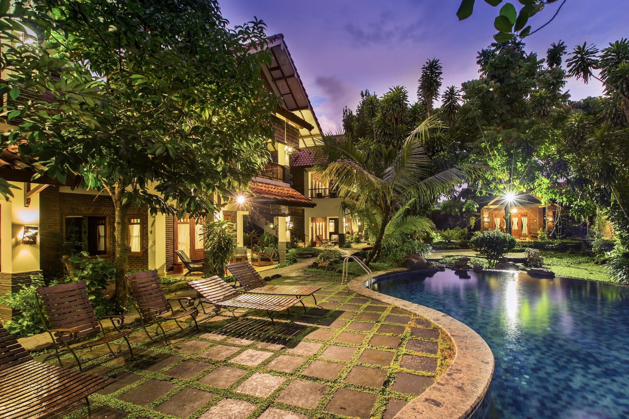 Varios Duta Garden Hotel