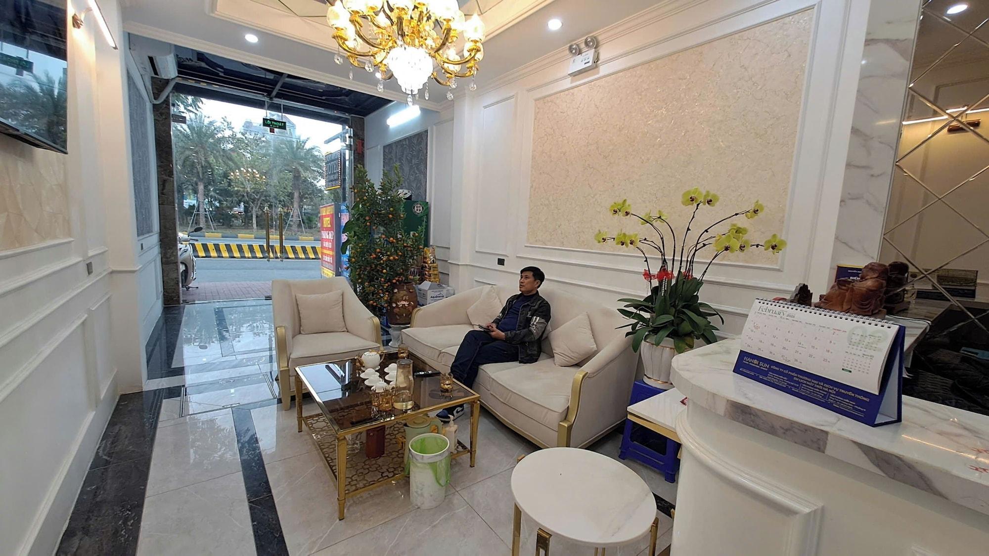 Vista Lobby Luxury Airport Hotel