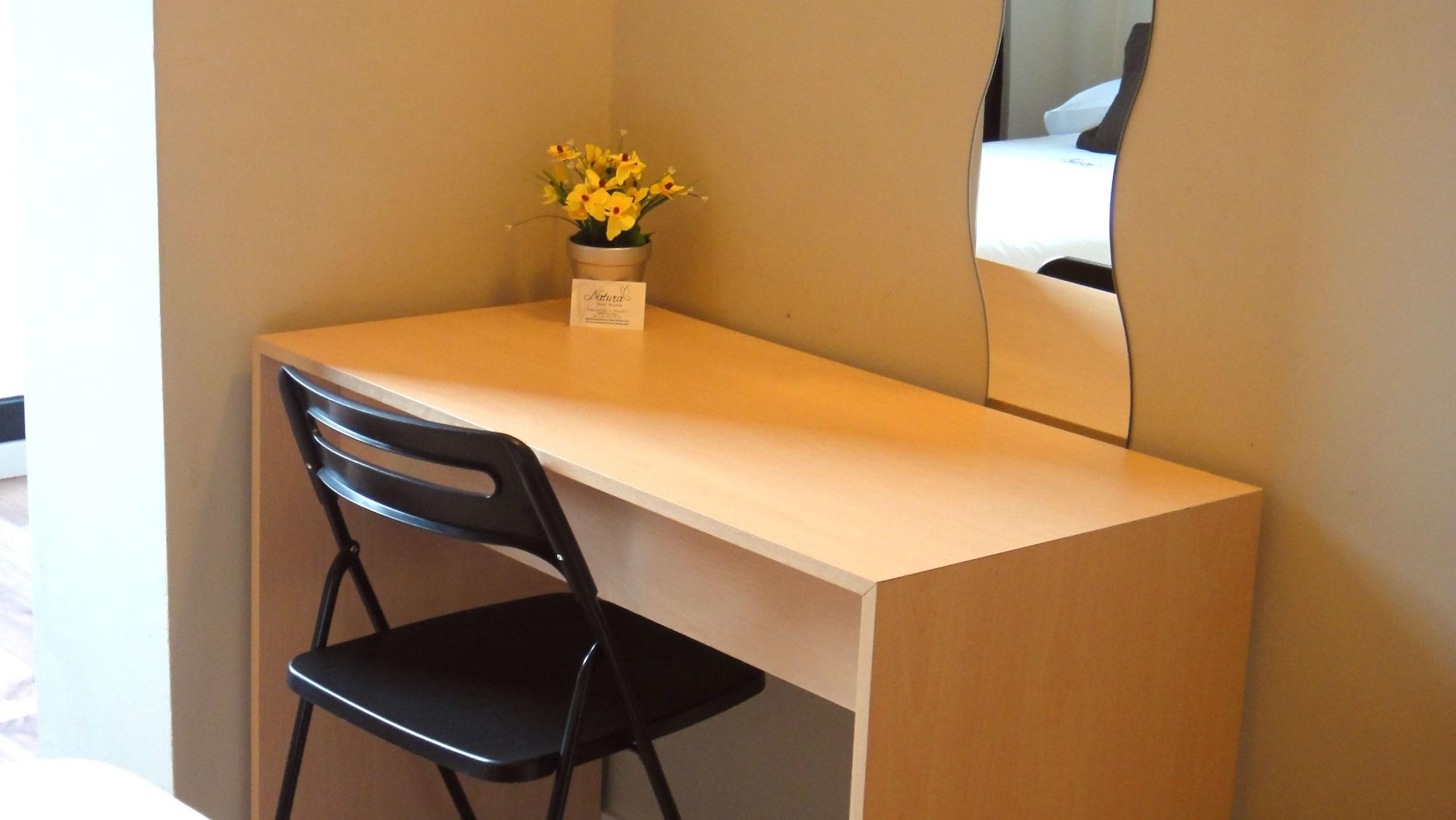 Set de Habitación Hostal Live Natura Barcelona