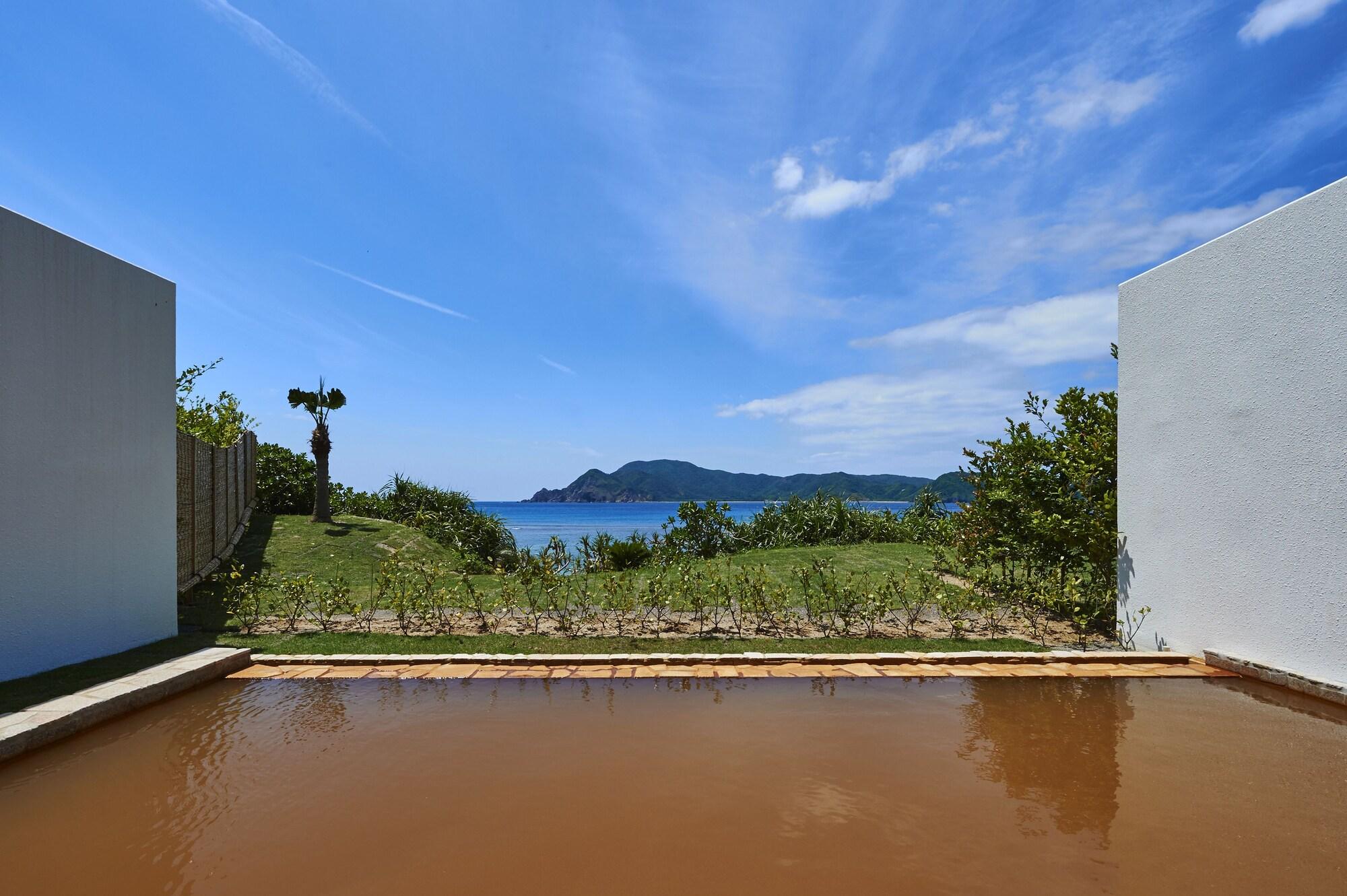 Vista Piscina THE SCENE amami spa & resort