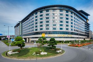 Alojamiento - Regal Airport Hotel