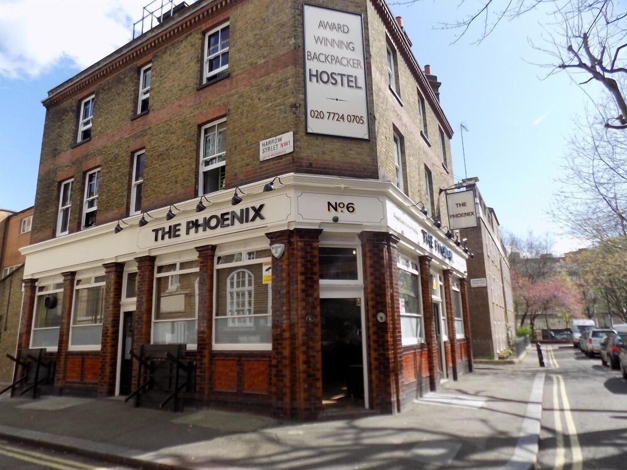 Varios Phoenix Hostel