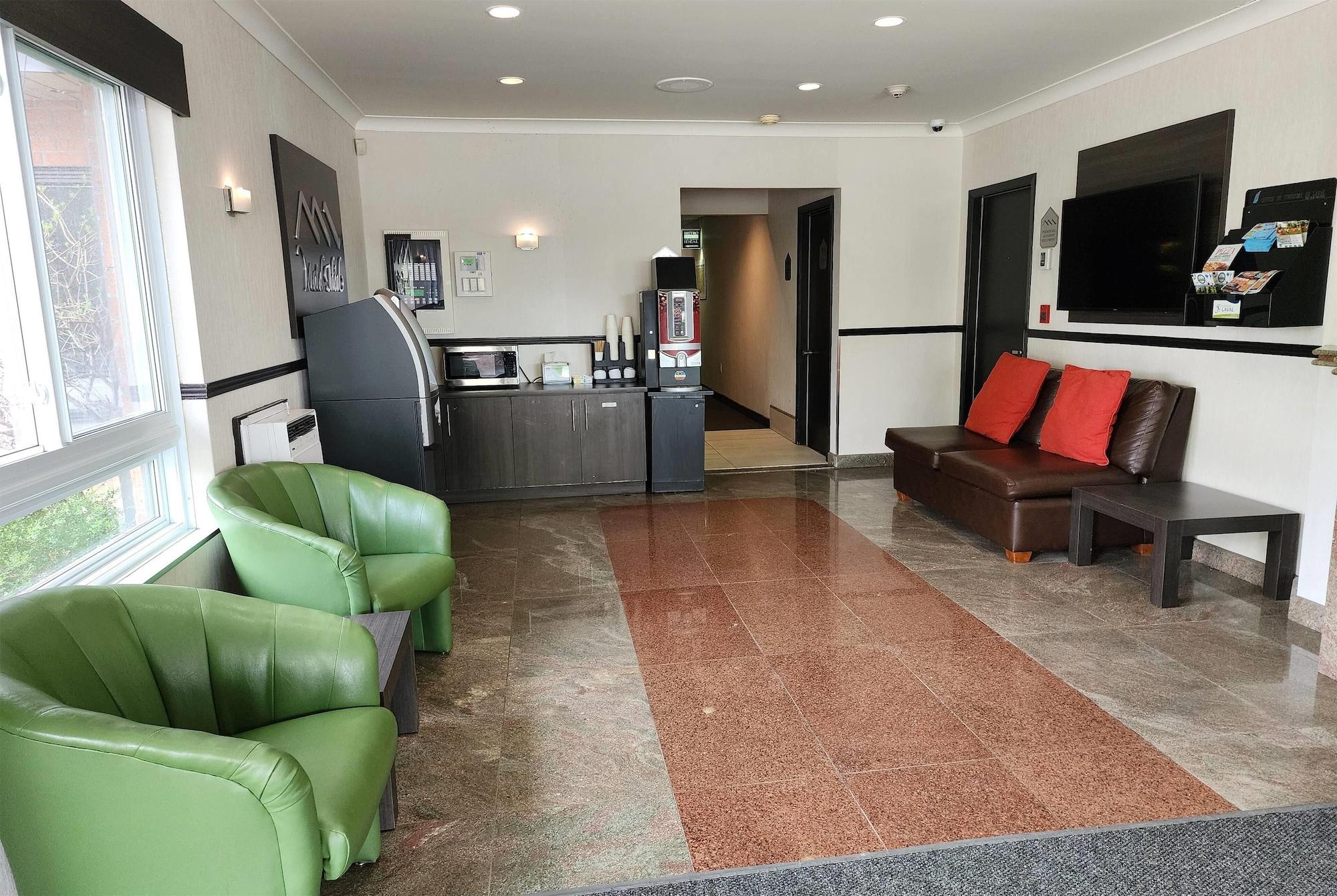 Vista Lobby Ramada by Wyndham Laval
