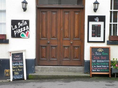 Vista Exterior Dixie Arms