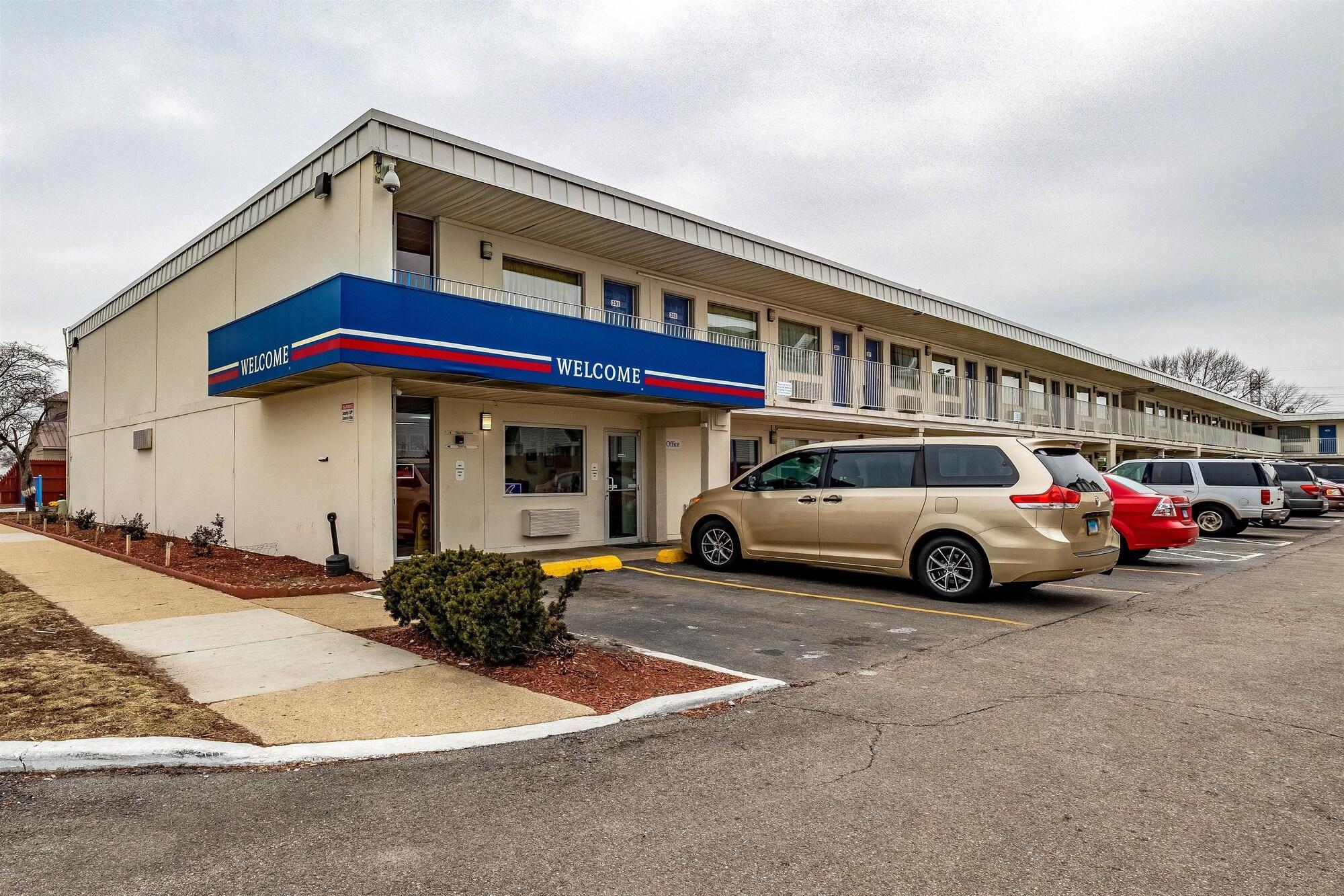 Varios Motel 6 Joliet, IL - I-80