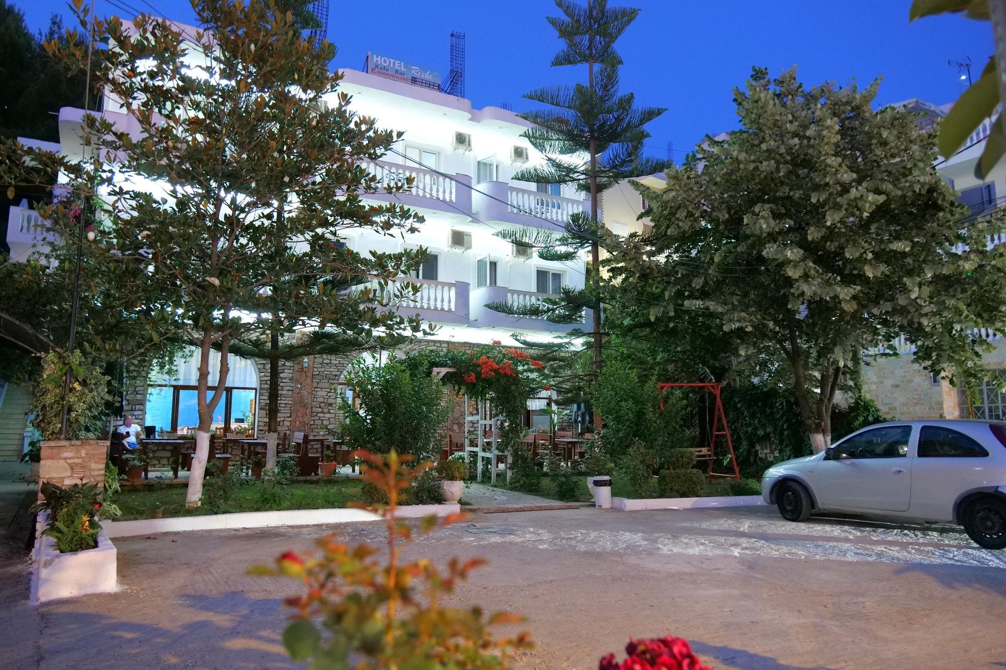 Vista Exterior Hotel Rixhi