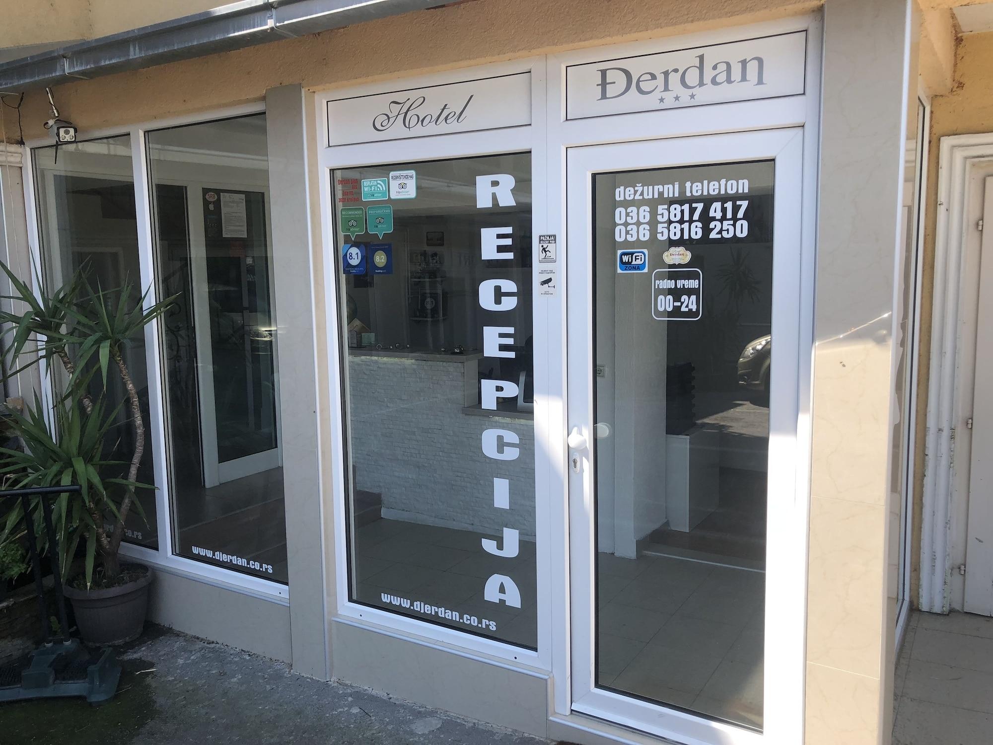 Vista Exterior Hotel Djerdan