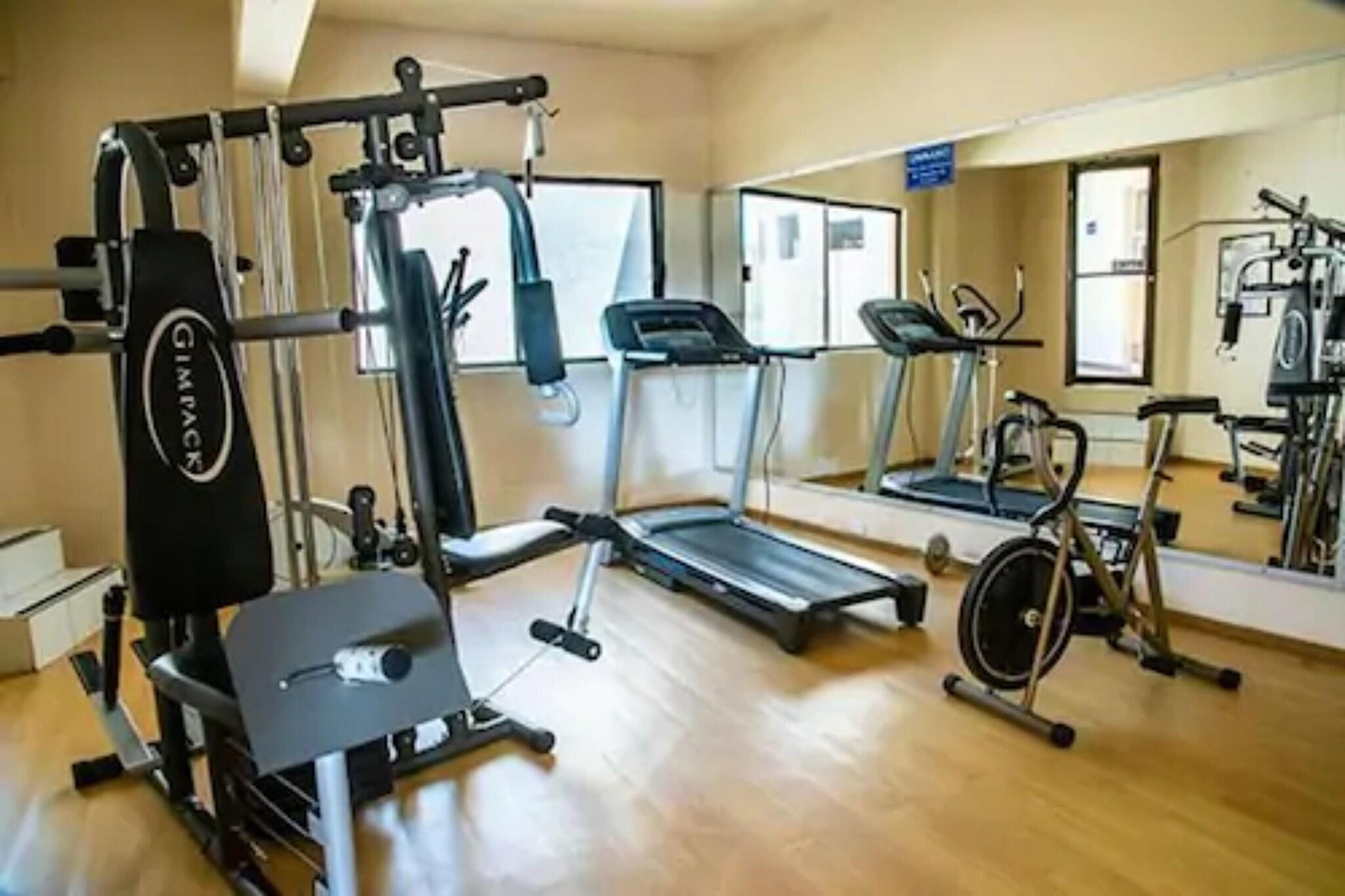 Gimnasio American Inn Hotel & Suites Hidalgo del Parral