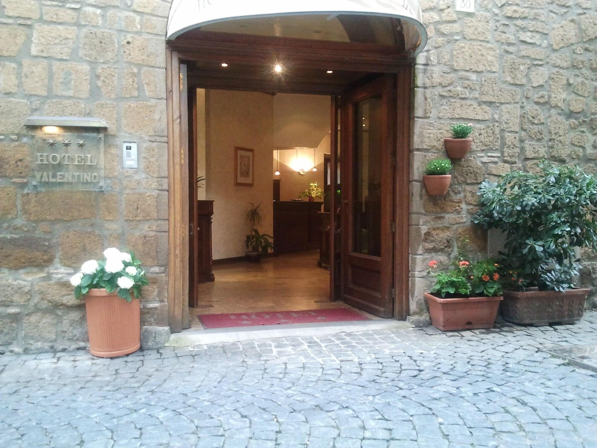 Vista Exterior Hotel Valentino