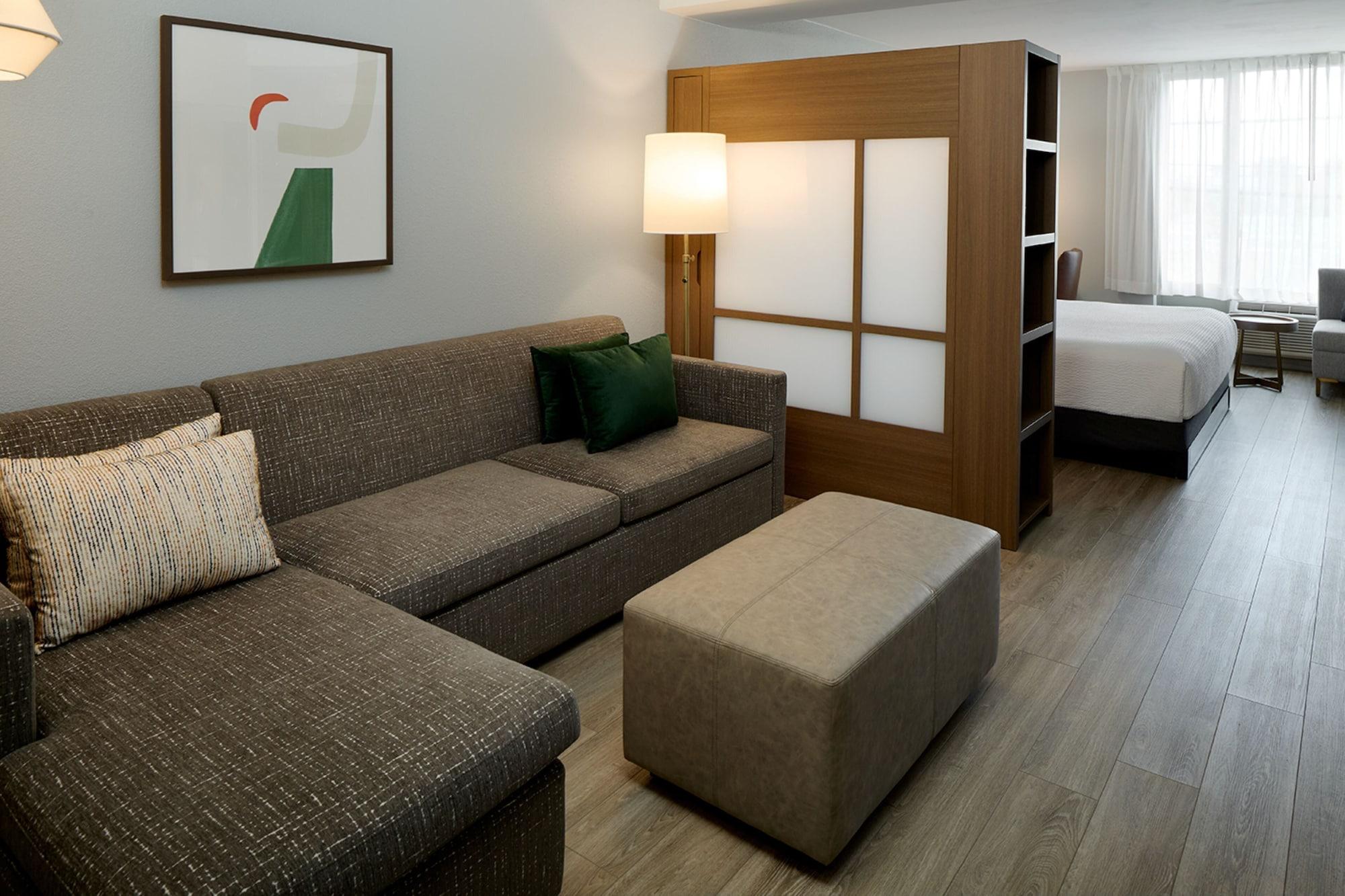 Habitación Holiday Inn & Suites Montreal Airport by IHG