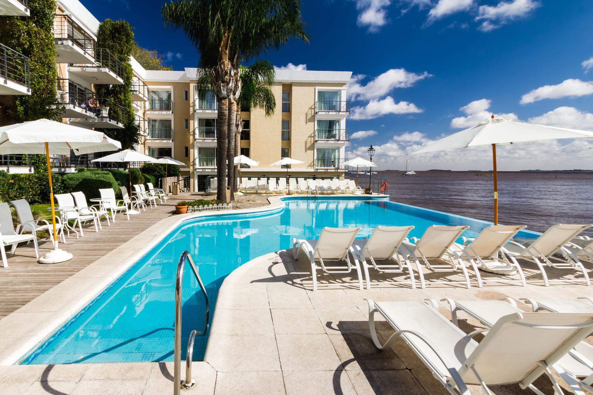 Vista Piscina Radisson Colonia Del Sacramento Hotel