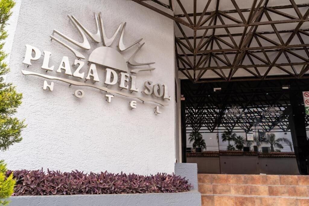 Vista Exterior hotel plaza del sol