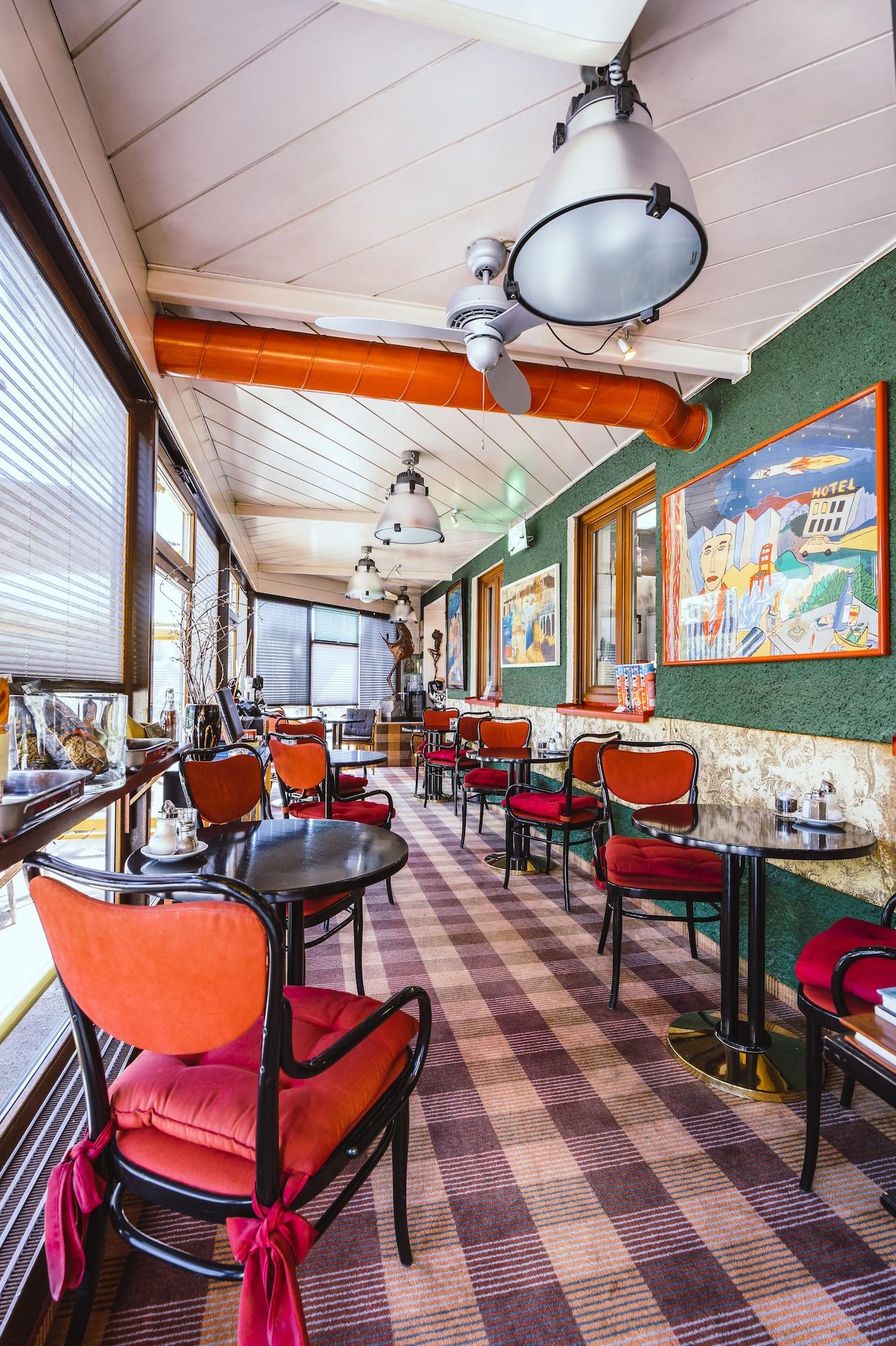 Bar/Salón Design Hotel Euskirchen
