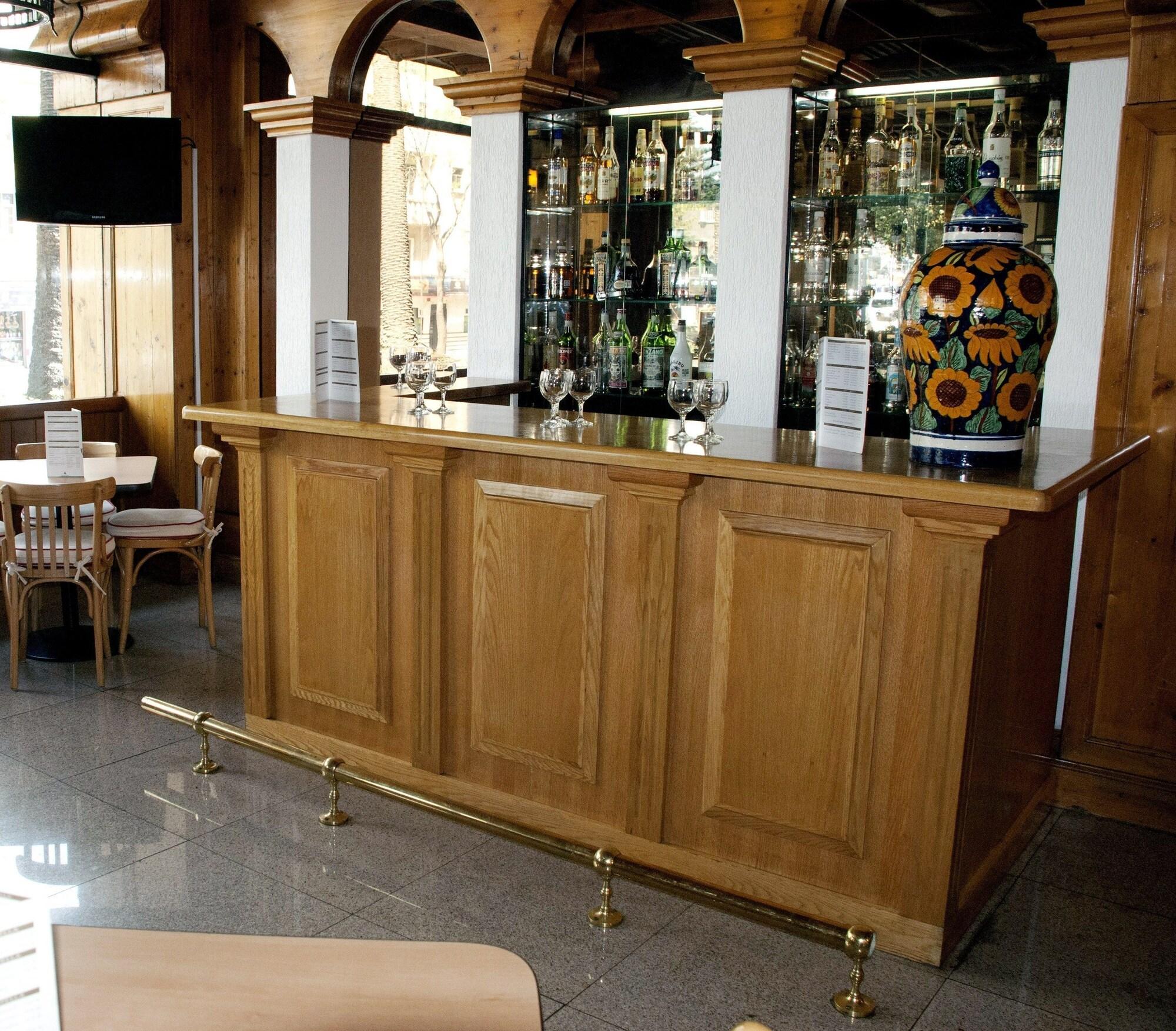 Bar/Salón Hotel PF