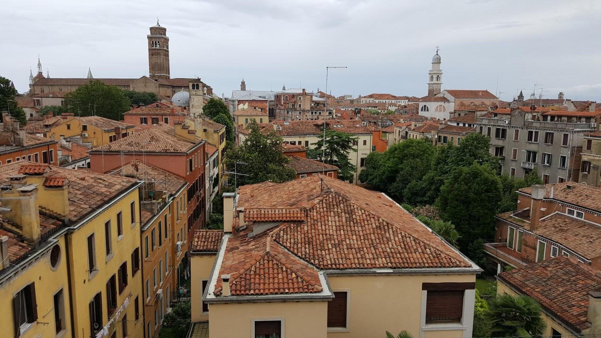 Vista Exterior Ostello Domus Civica