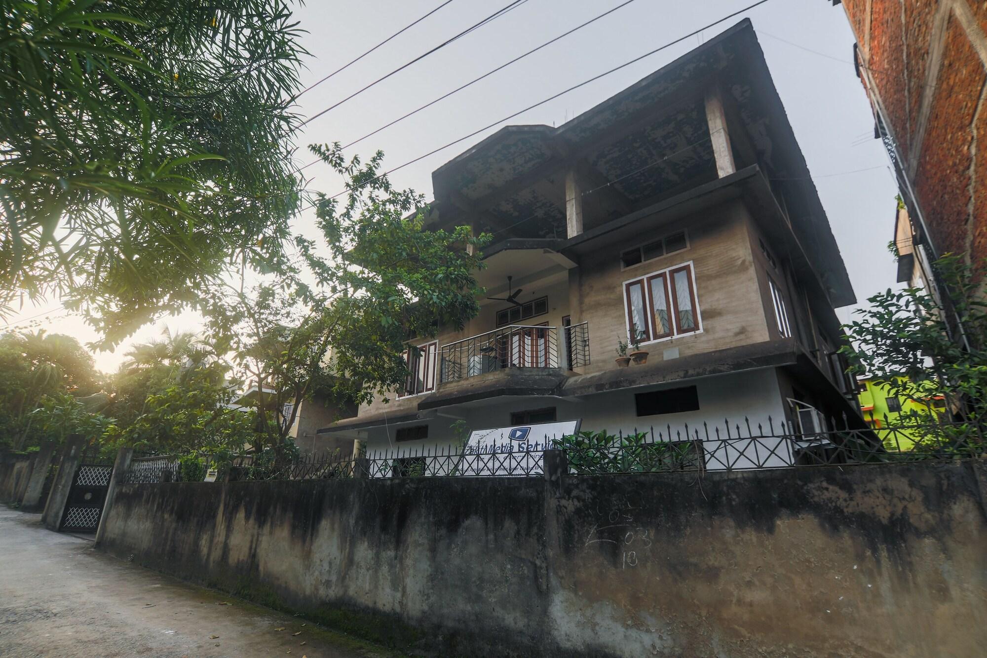 Vista Exterior OYO 18761 Nirvana