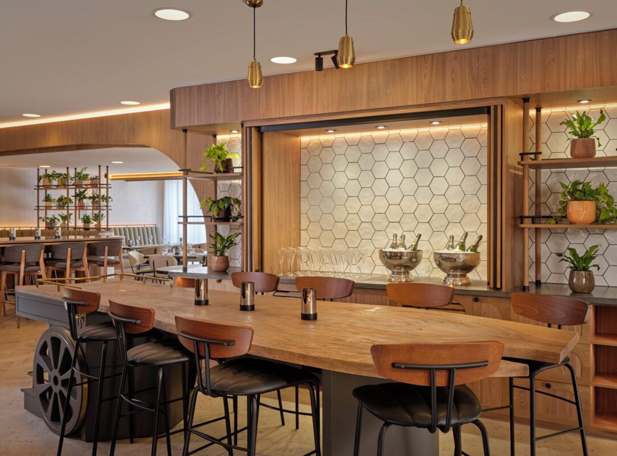 Restaurant Piccadilly Central Apartments by MAX