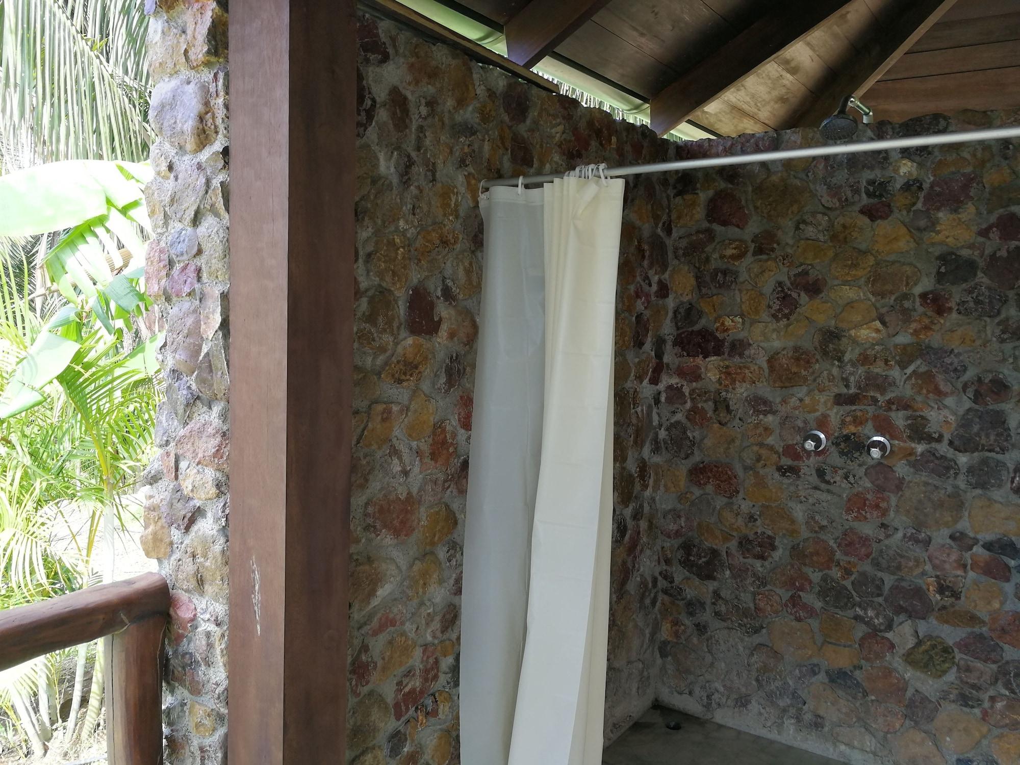 Equipamiento de Habitación Cirenas Lodge and Regeneration Hub