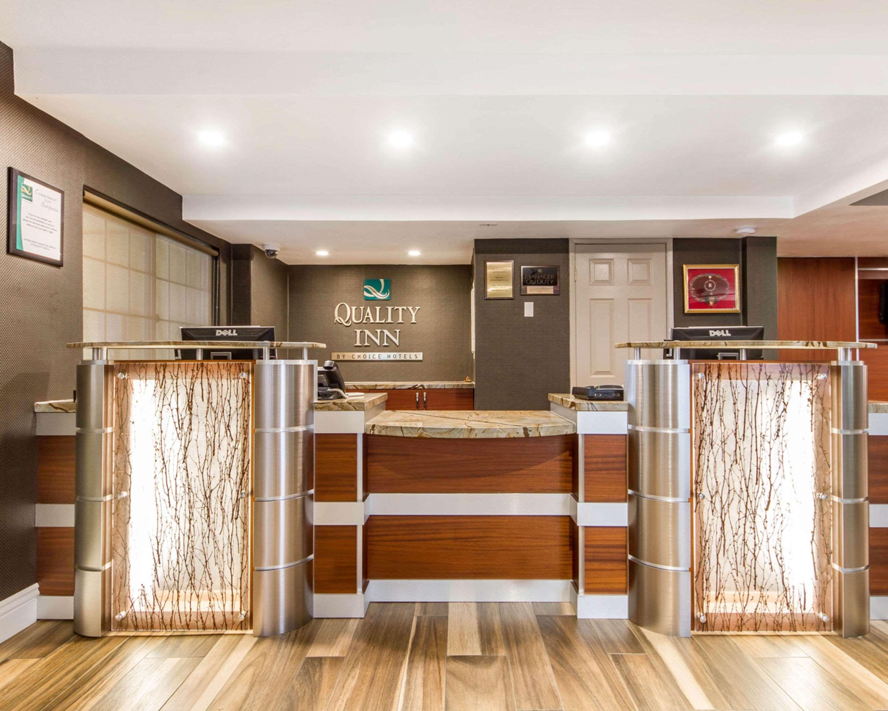 Vista Lobby Quality Inn Sacramento Convention Center