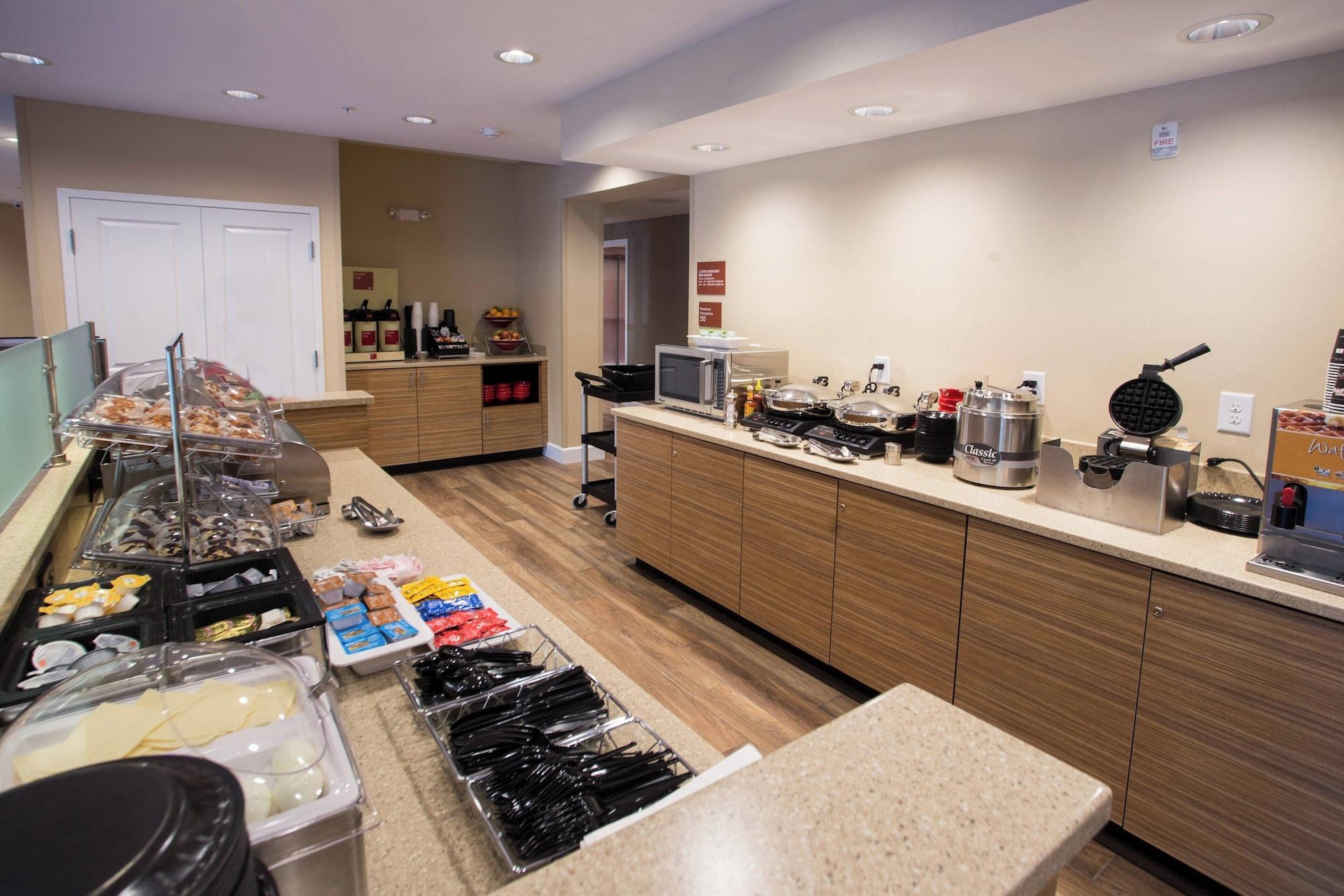 Restaurant Towneplace Suites Southern Pines Aberdeen