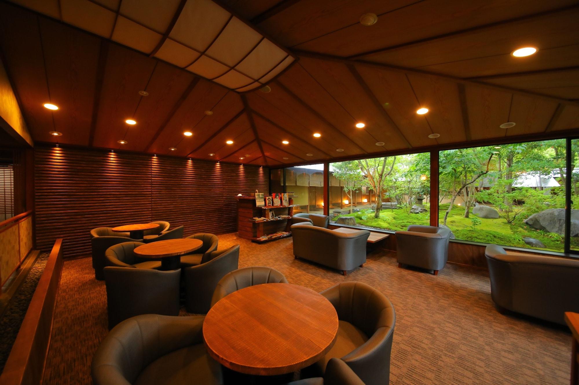 Vista Lobby Yakakutei