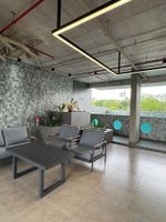 Alquiler Vacacional - Modern apartment with swimming pool, movie theater and garage - near Shopping del Sol