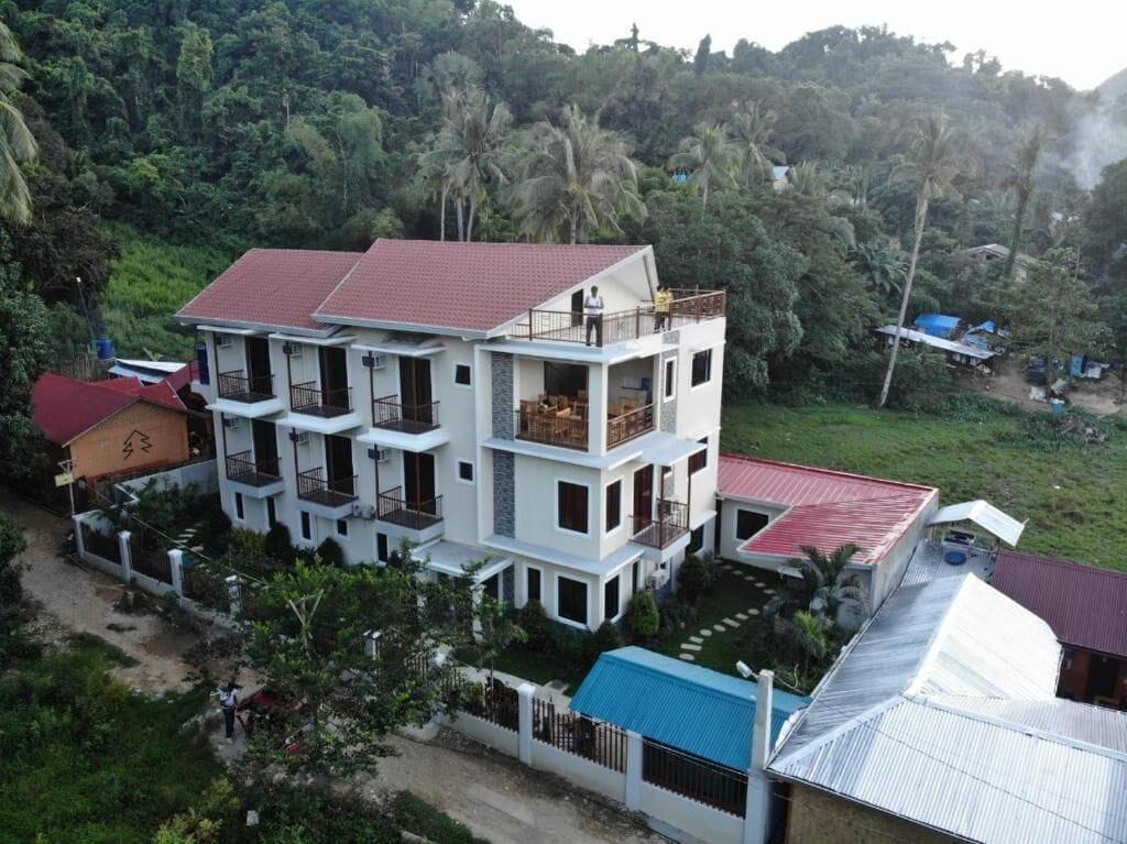 Vista Exterior Layanglayang Home