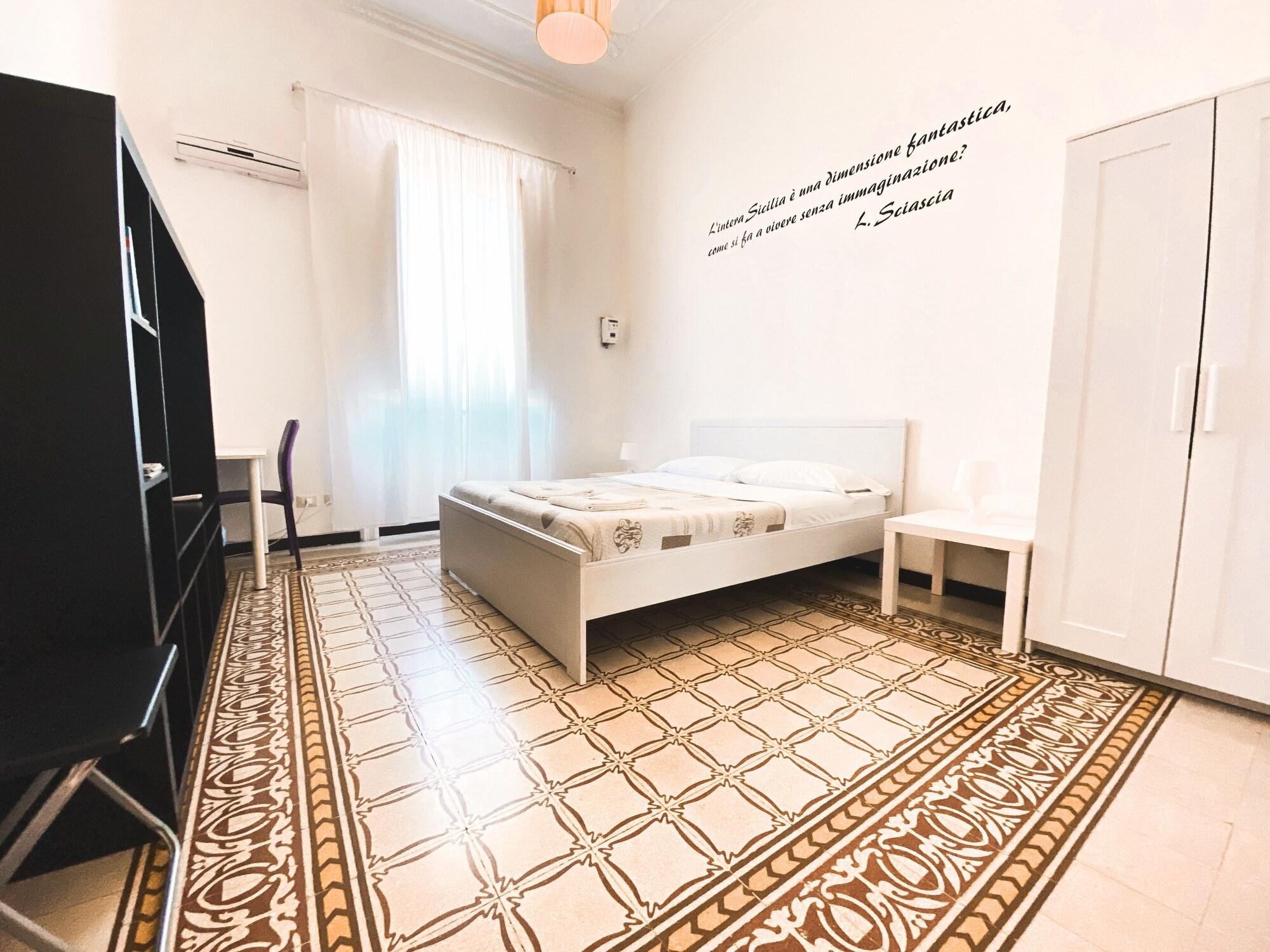 Varios Liola Home