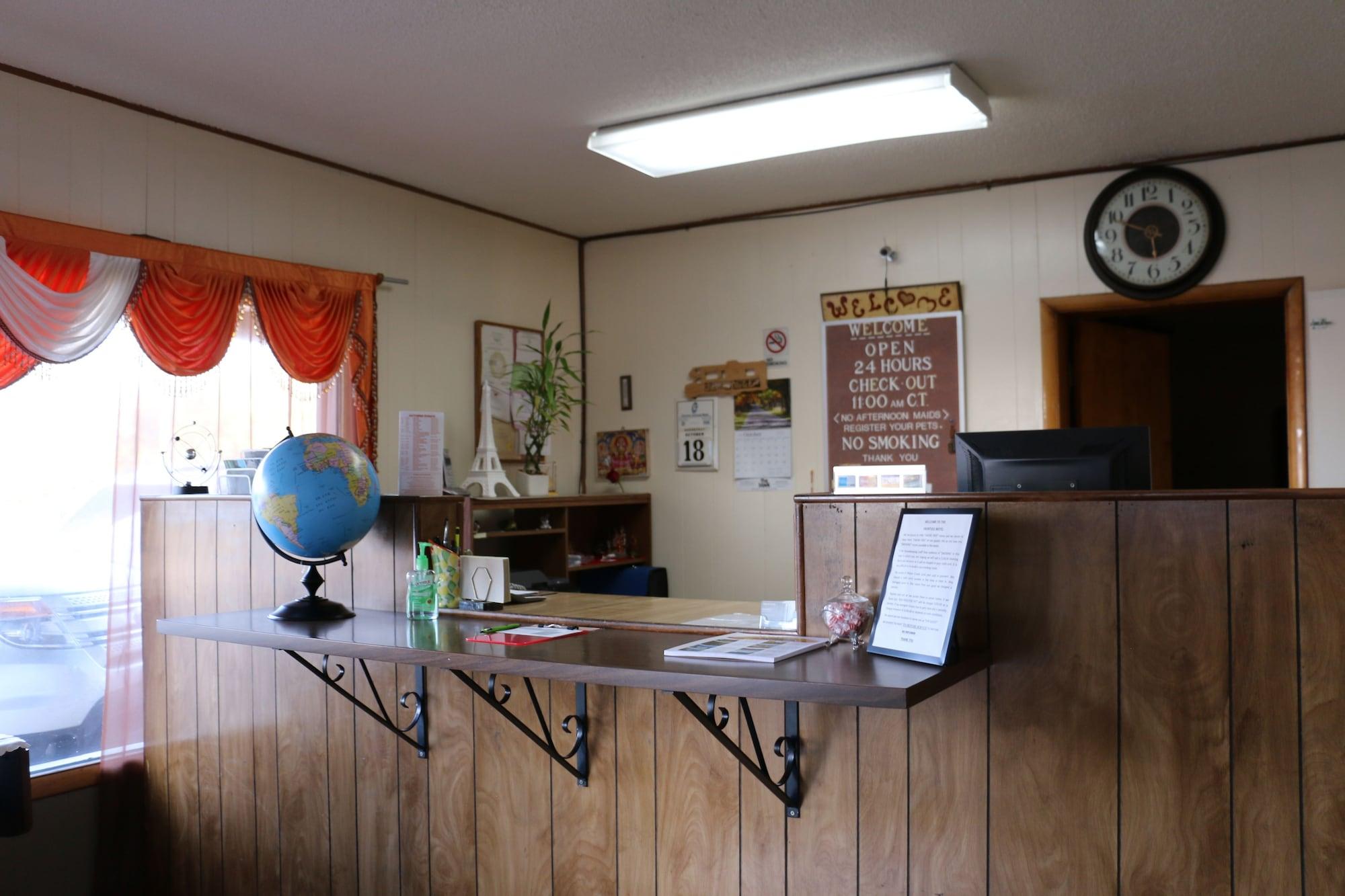 Vista Lobby Frontier Motel