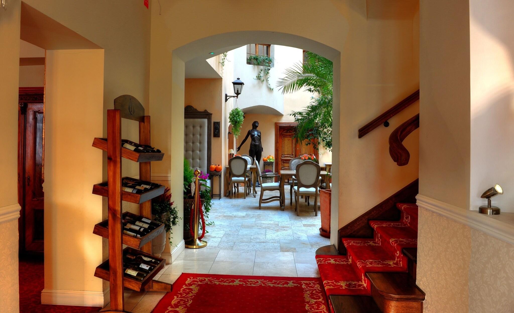 Vista Lobby Hotel Kolegiacki