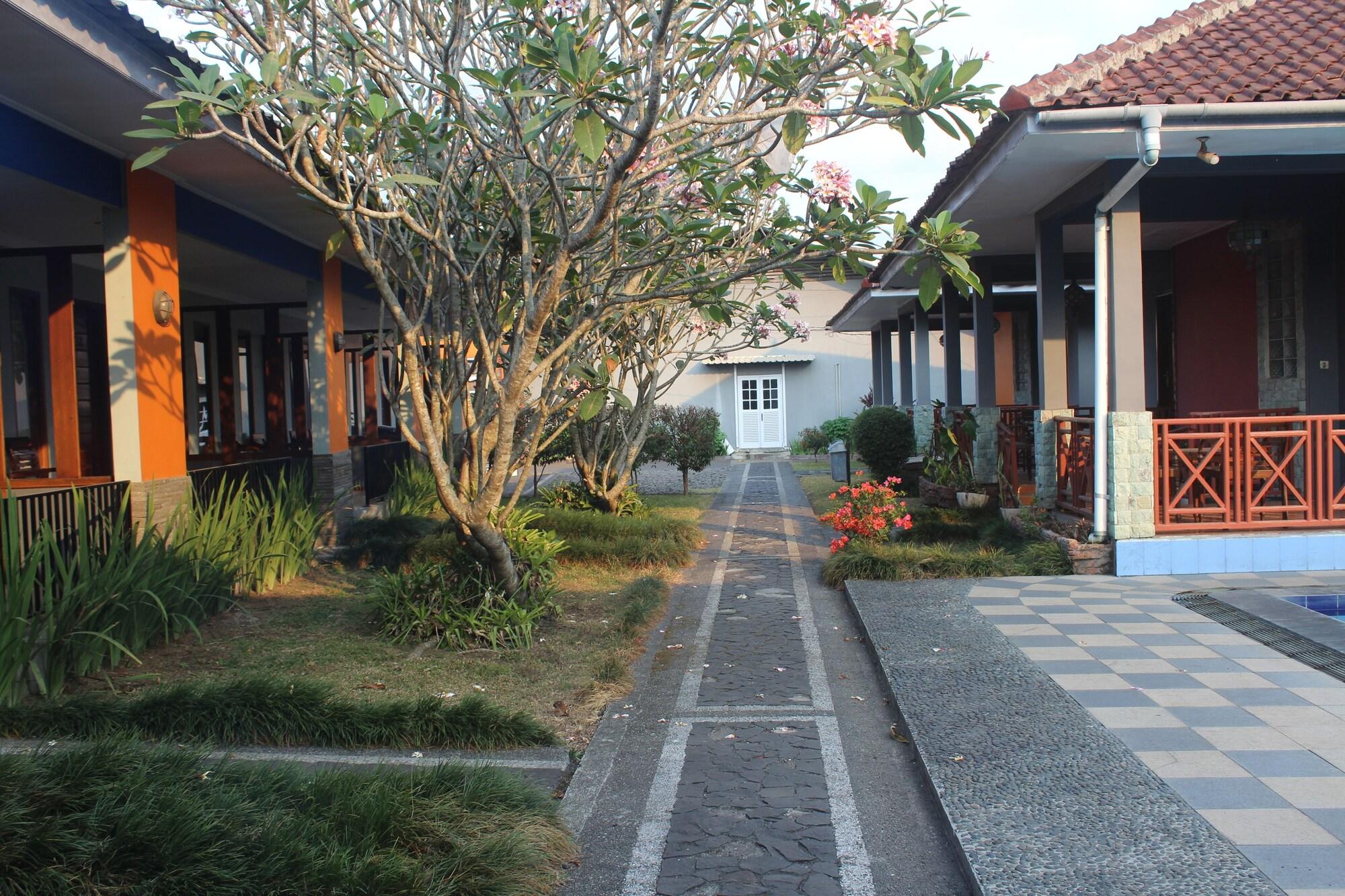 Vista Exterior Mandalawangi Hotel