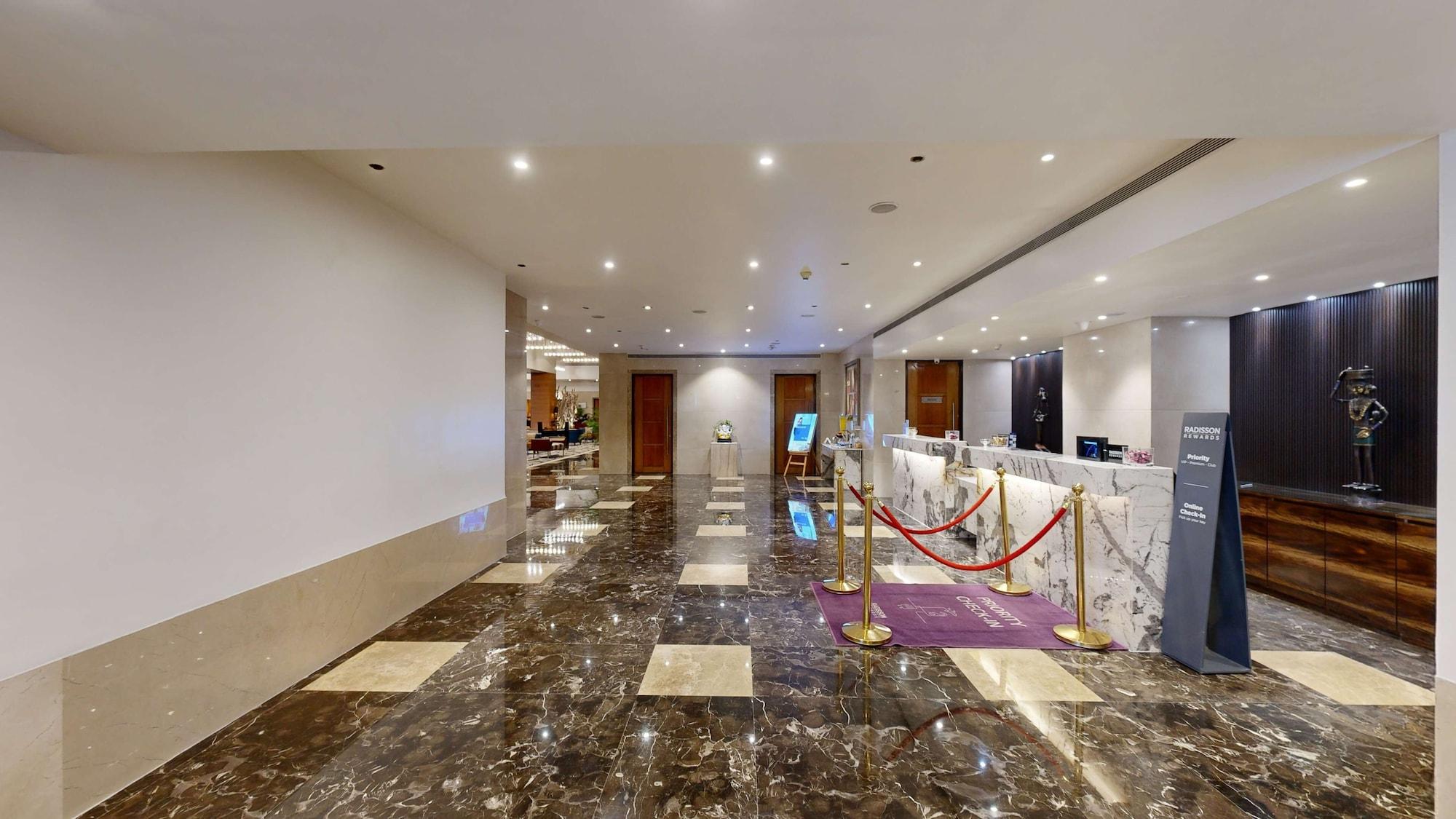 Vista Lobby Radisson Blu Hotel Ranchi