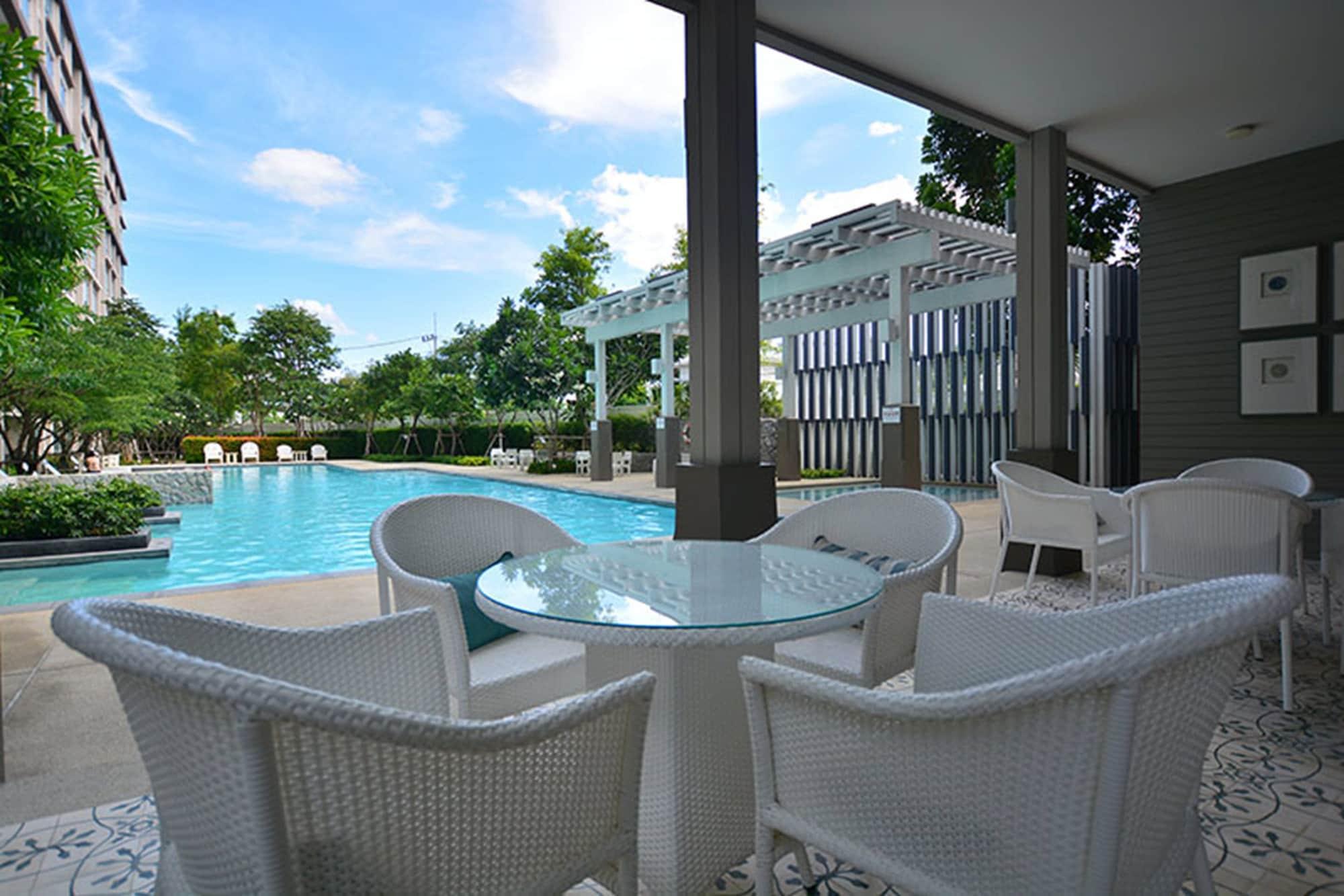 Vista Piscina Baan Peang Ploen Hua Hin by Puppap