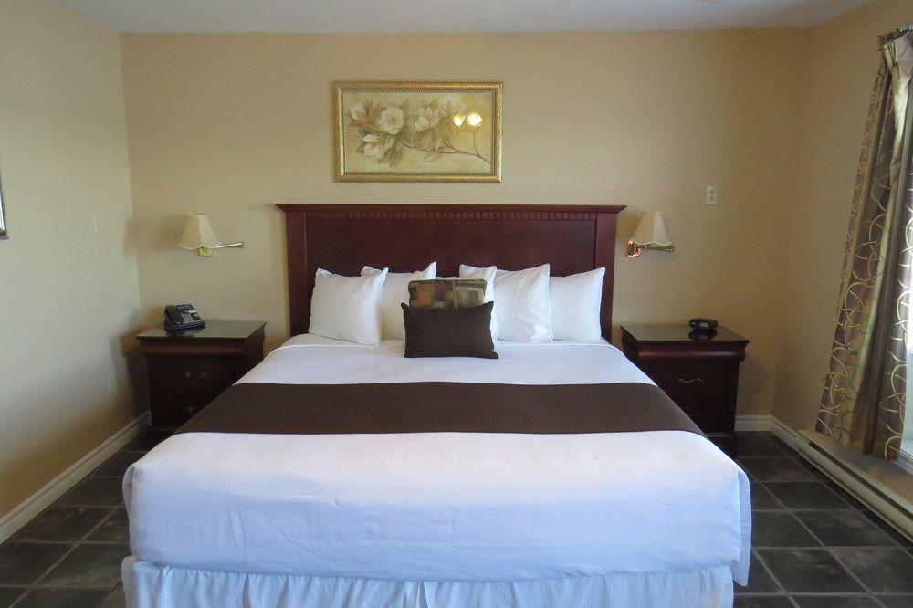 Varios Fundy Complex Dockside Suites