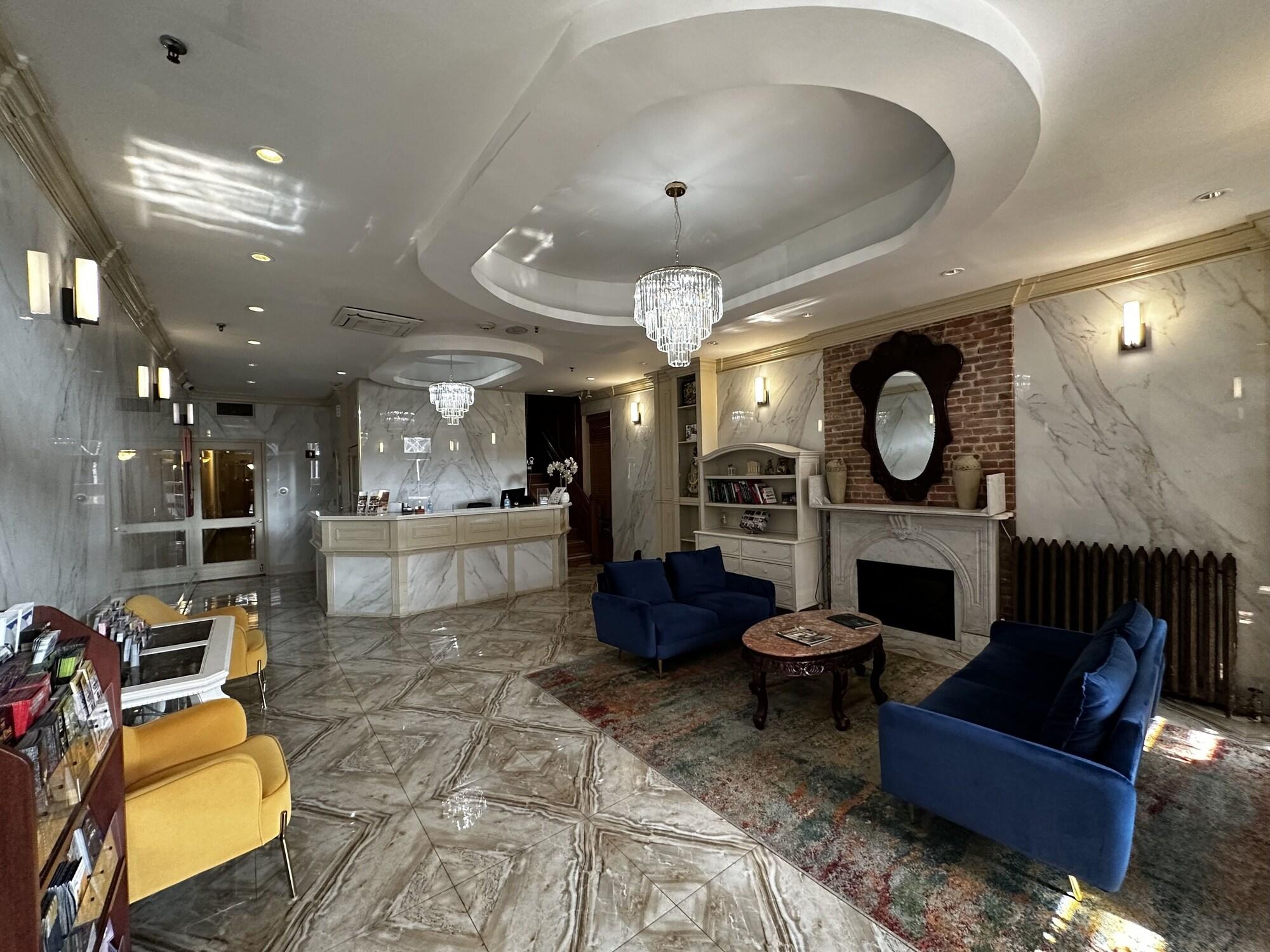 Varios Da Vinci Hotel