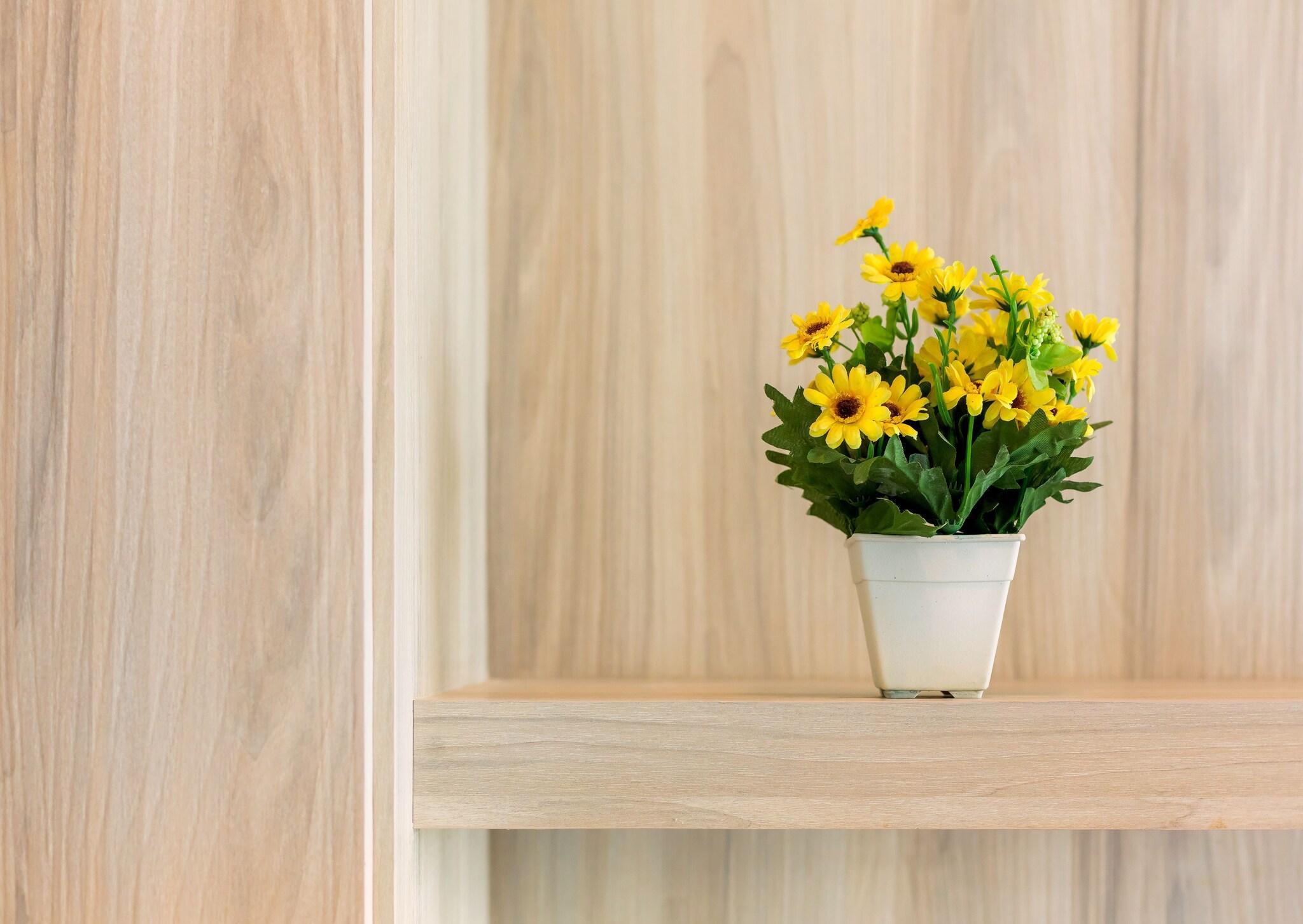 Vista Lobby Evergreen Suite Hotel