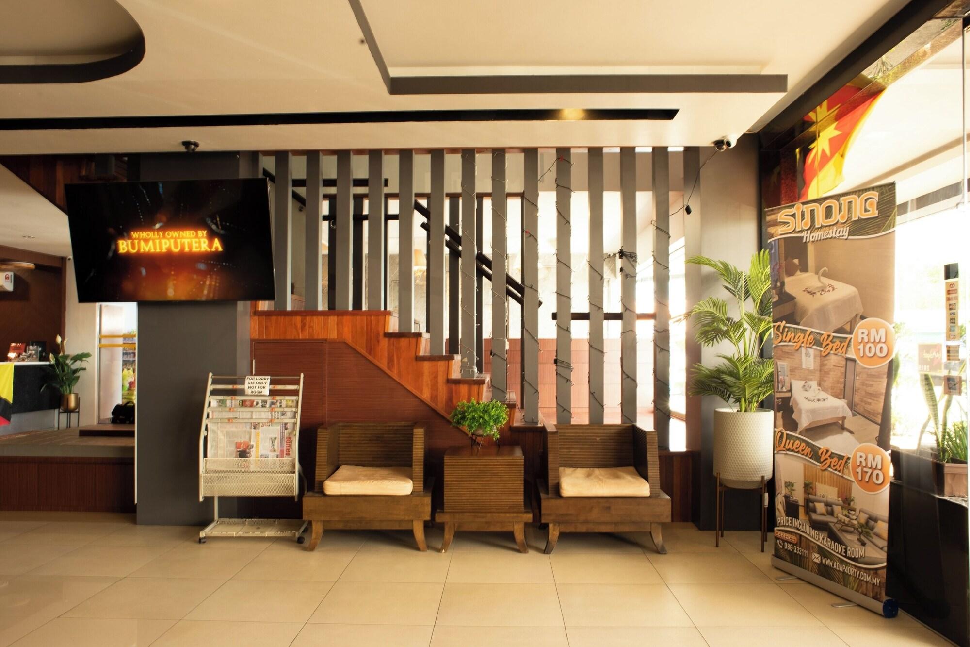 Vista Lobby Capital O 90083 Riverfront Inn