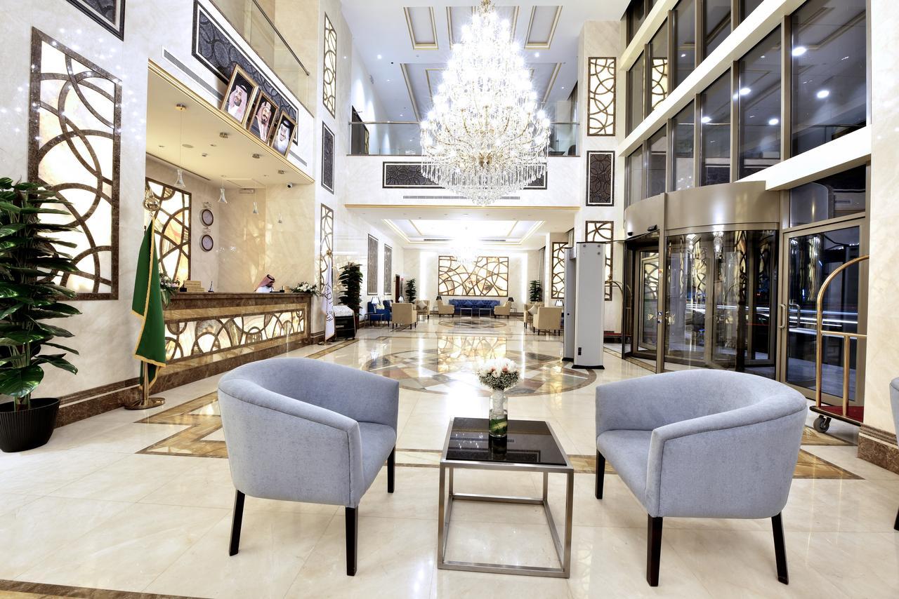 Vista Lobby Iridium 70 Hotel