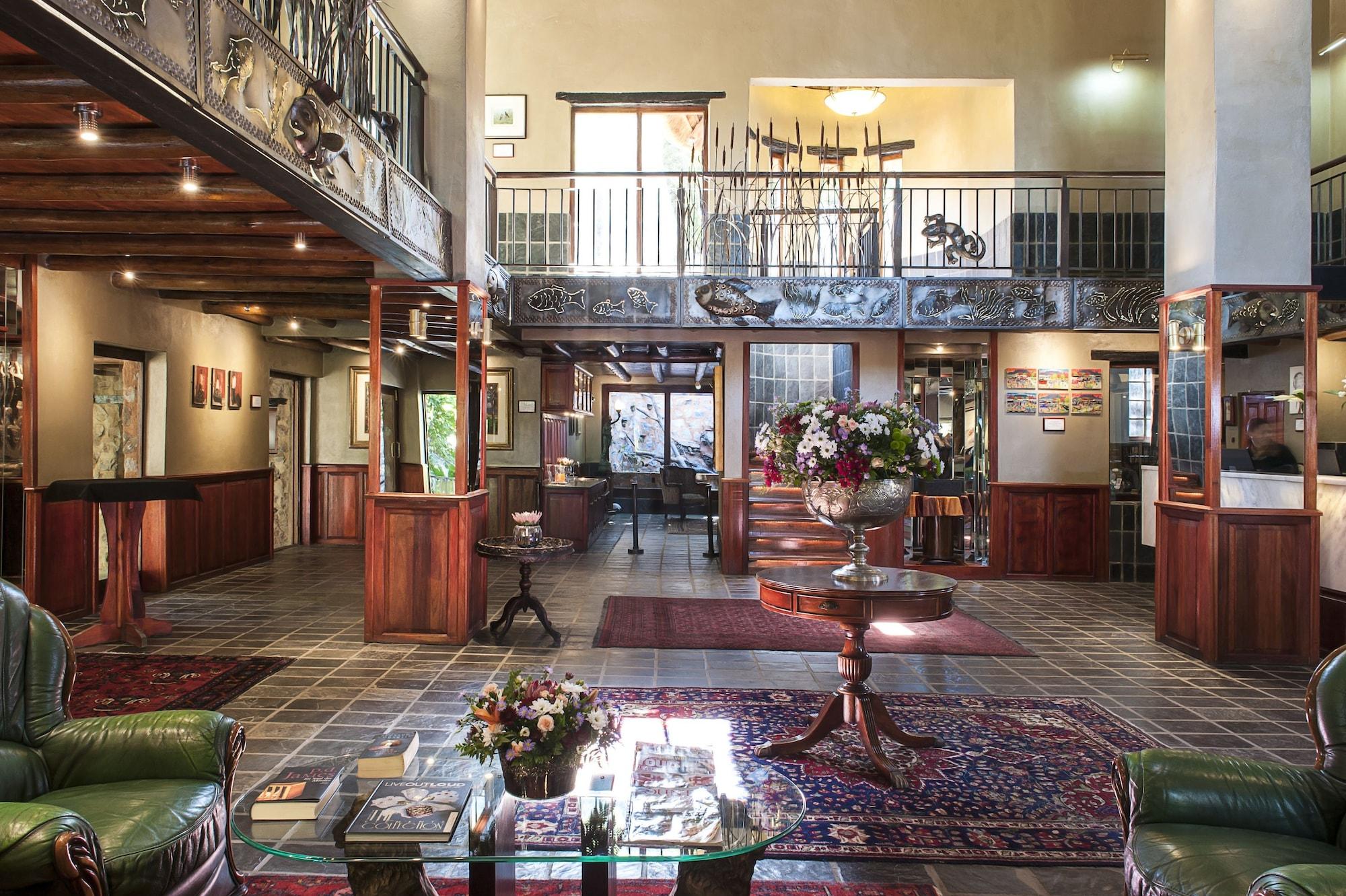 Vista Lobby Misty Hills Country Hotel