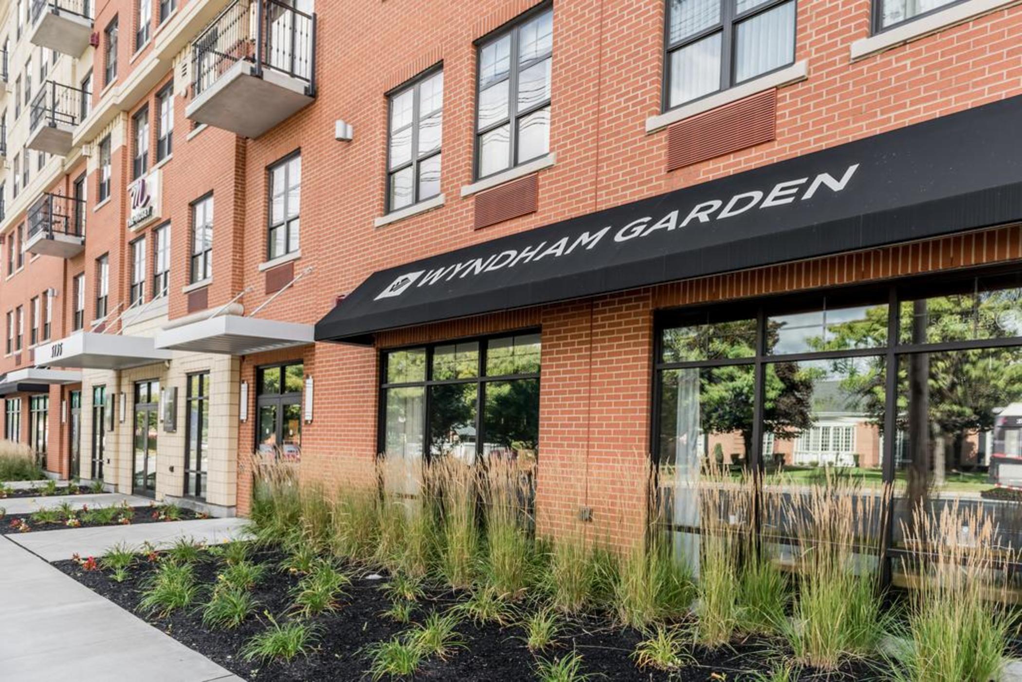 Vista Exterior The Mosey Buffalo Williamsville, Tapestry Collection by Hilton
